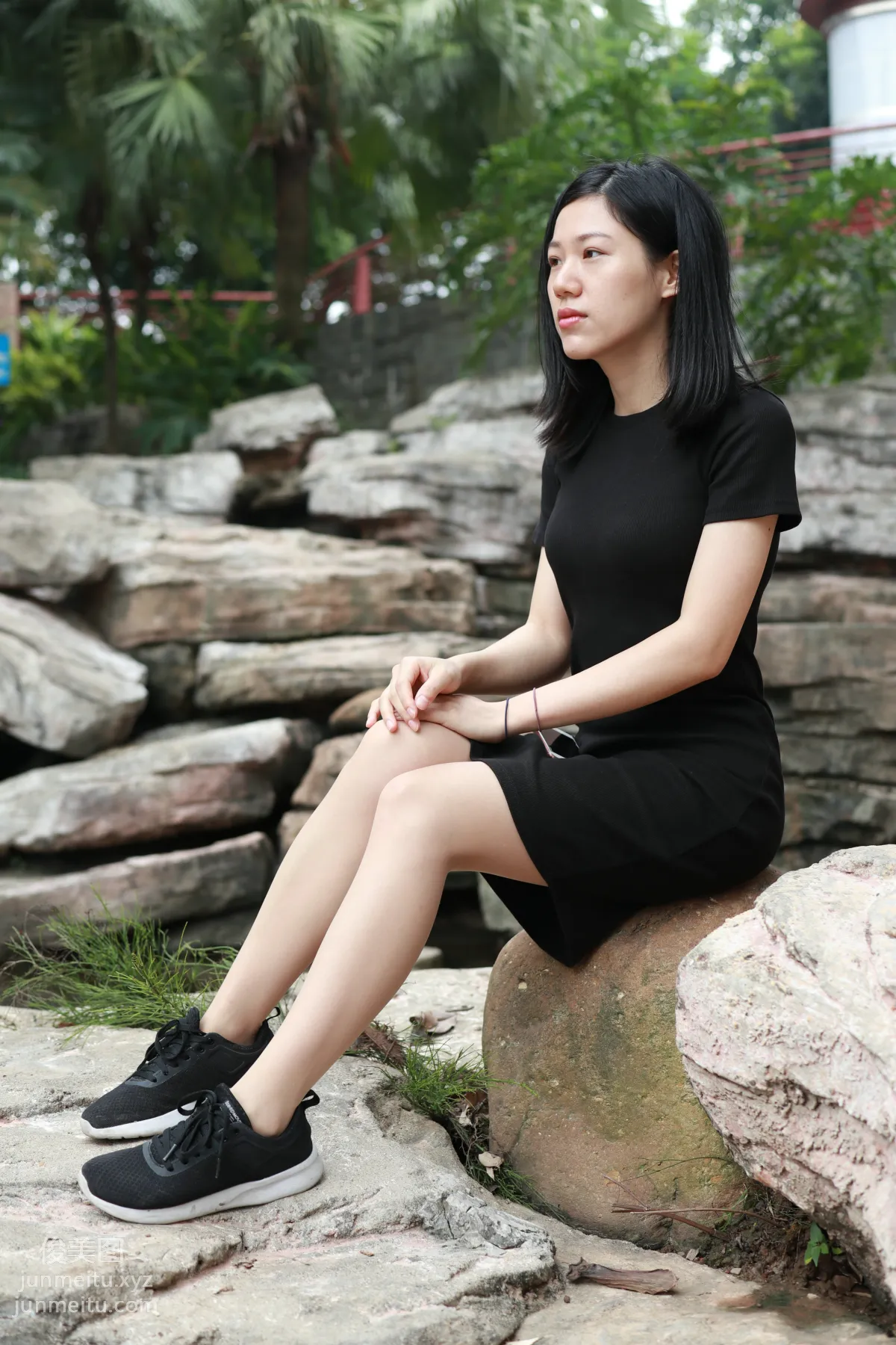 Mojing Street NO.166, High Heels and Sneakers with Stockings Alternating [135P] photo 38