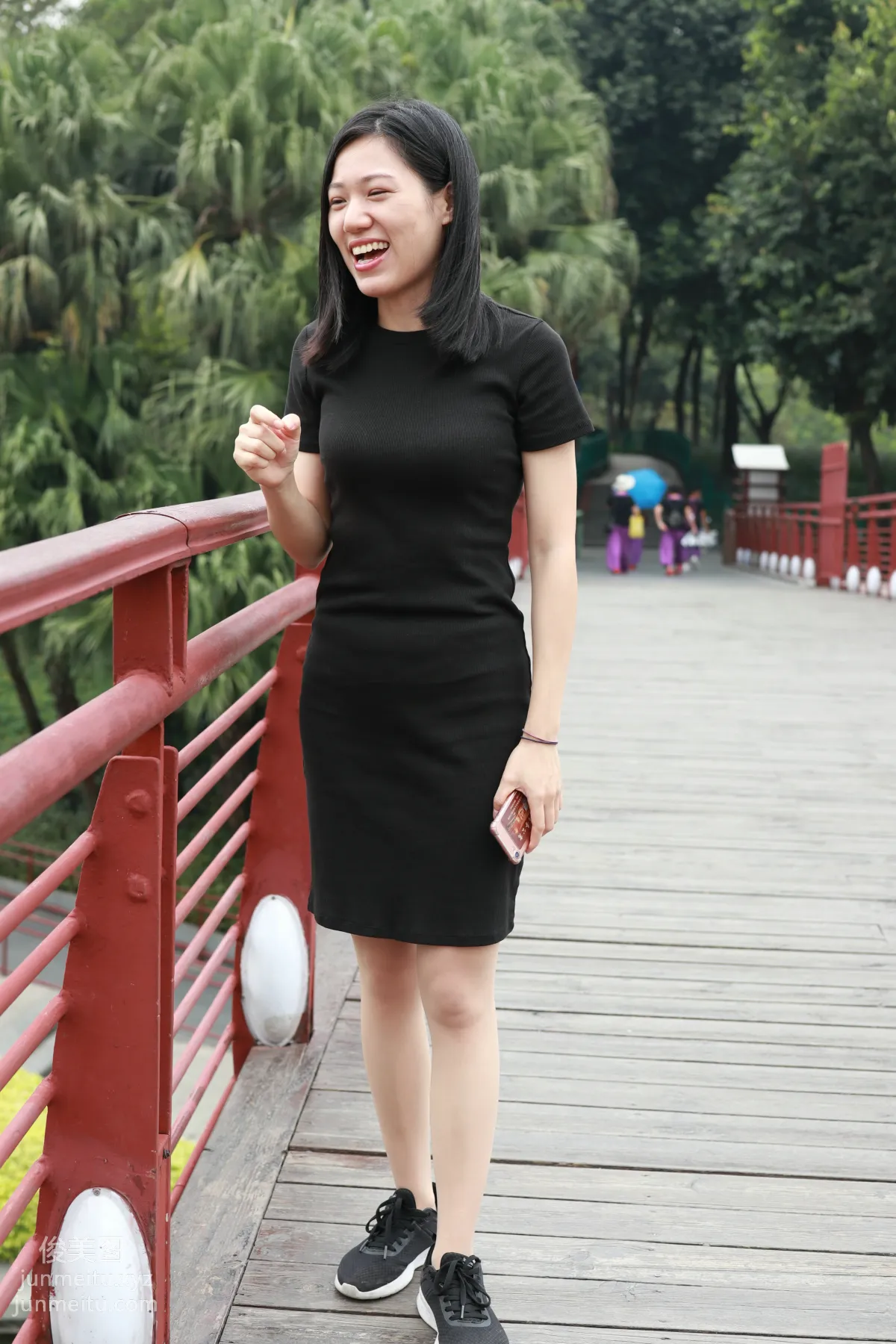 Mojing Street NO.166, High Heels and Sneakers with Stockings Alternating [135P] photo 50