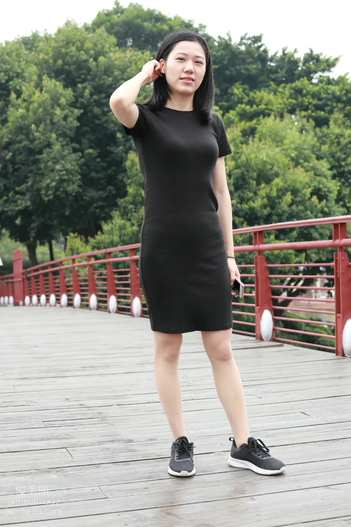 Mojing Street NO.166, High Heels and Sneakers with Stockings Alternating [135P] photo 53