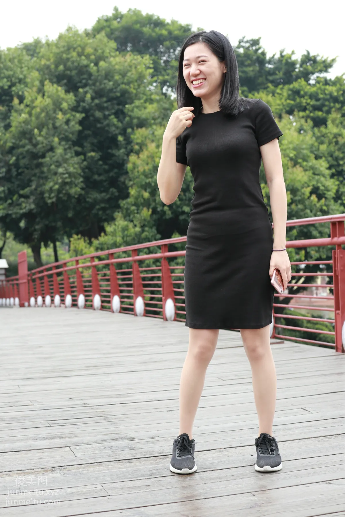 Mojing Street NO.166, High Heels and Sneakers with Stockings Alternating [135P] photo 54
