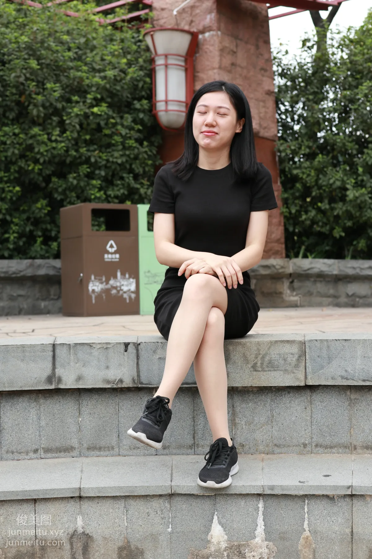 Mojing Street NO.166, High Heels and Sneakers with Stockings Alternating [135P] photo 57