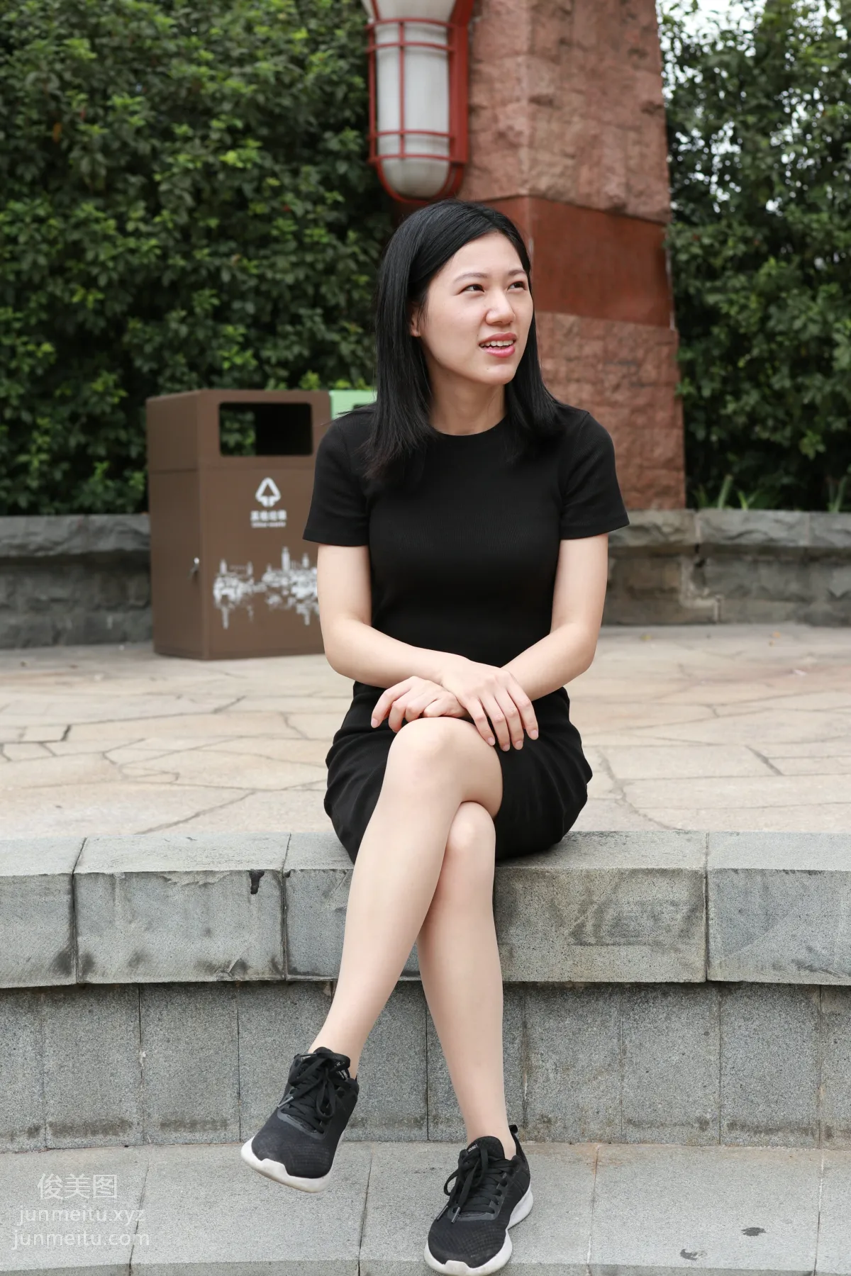 Mojing Street NO.166, High Heels and Sneakers with Stockings Alternating [135P] photo 59