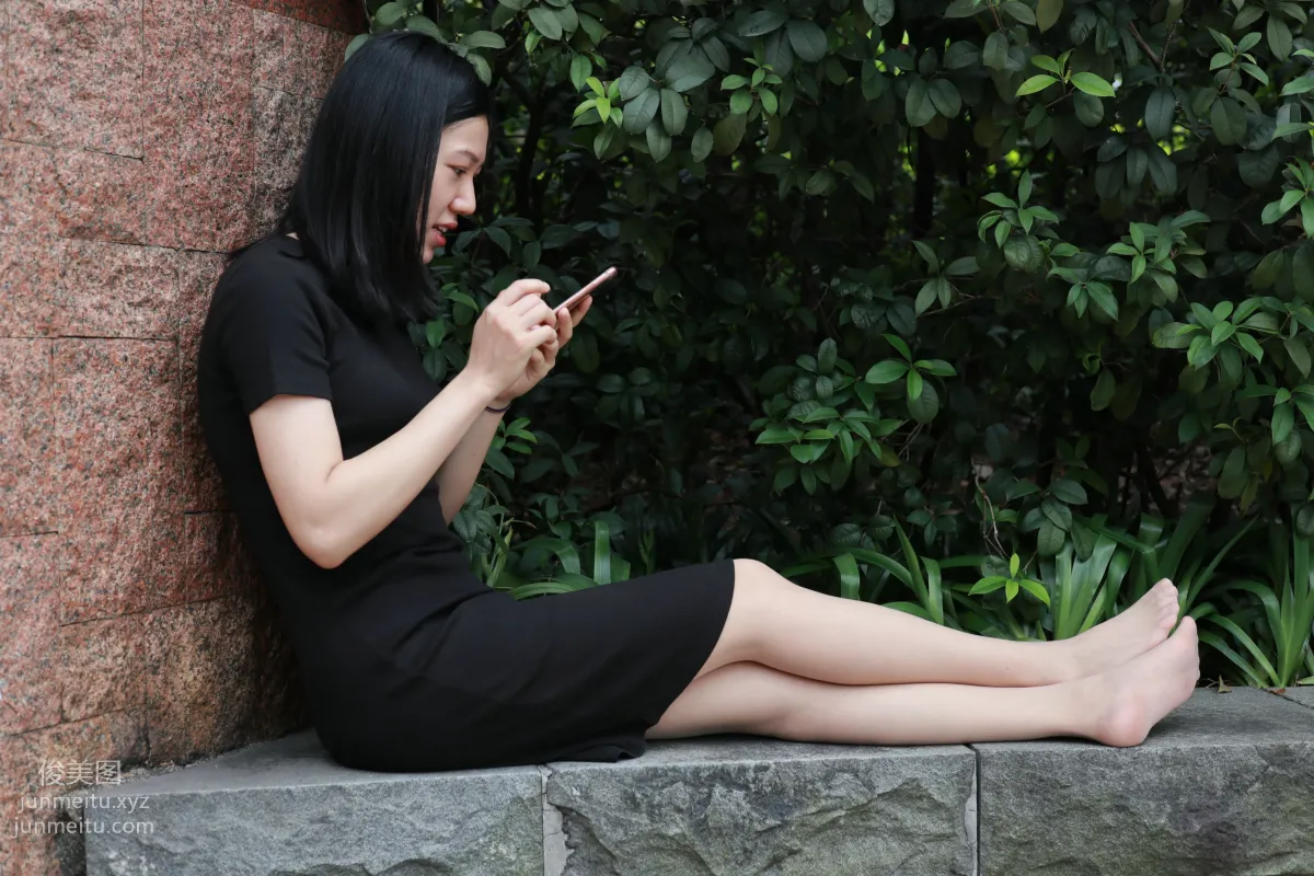 Mojing Street NO.166, High Heels and Sneakers with Stockings Alternating [135P] photo 73