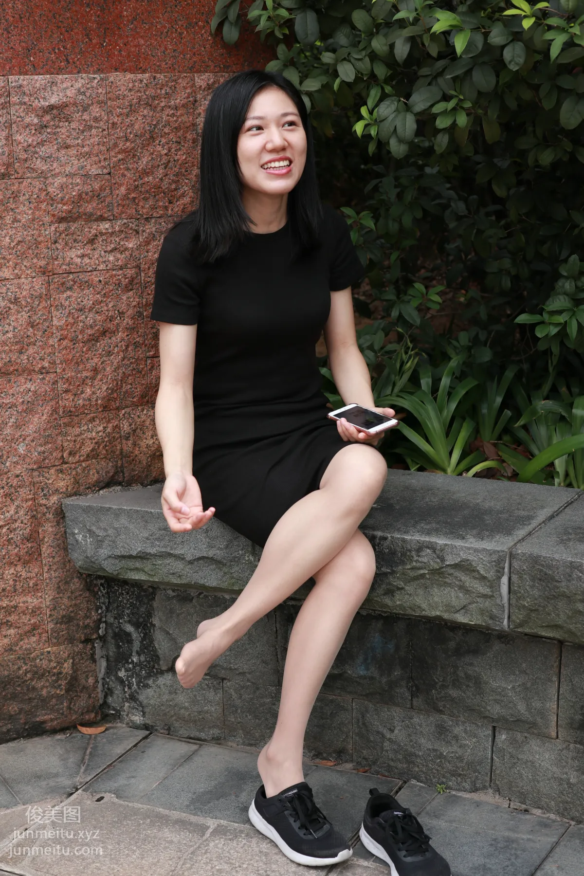 Mojing Street NO.166, High Heels and Sneakers with Stockings Alternating [135P] photo 82