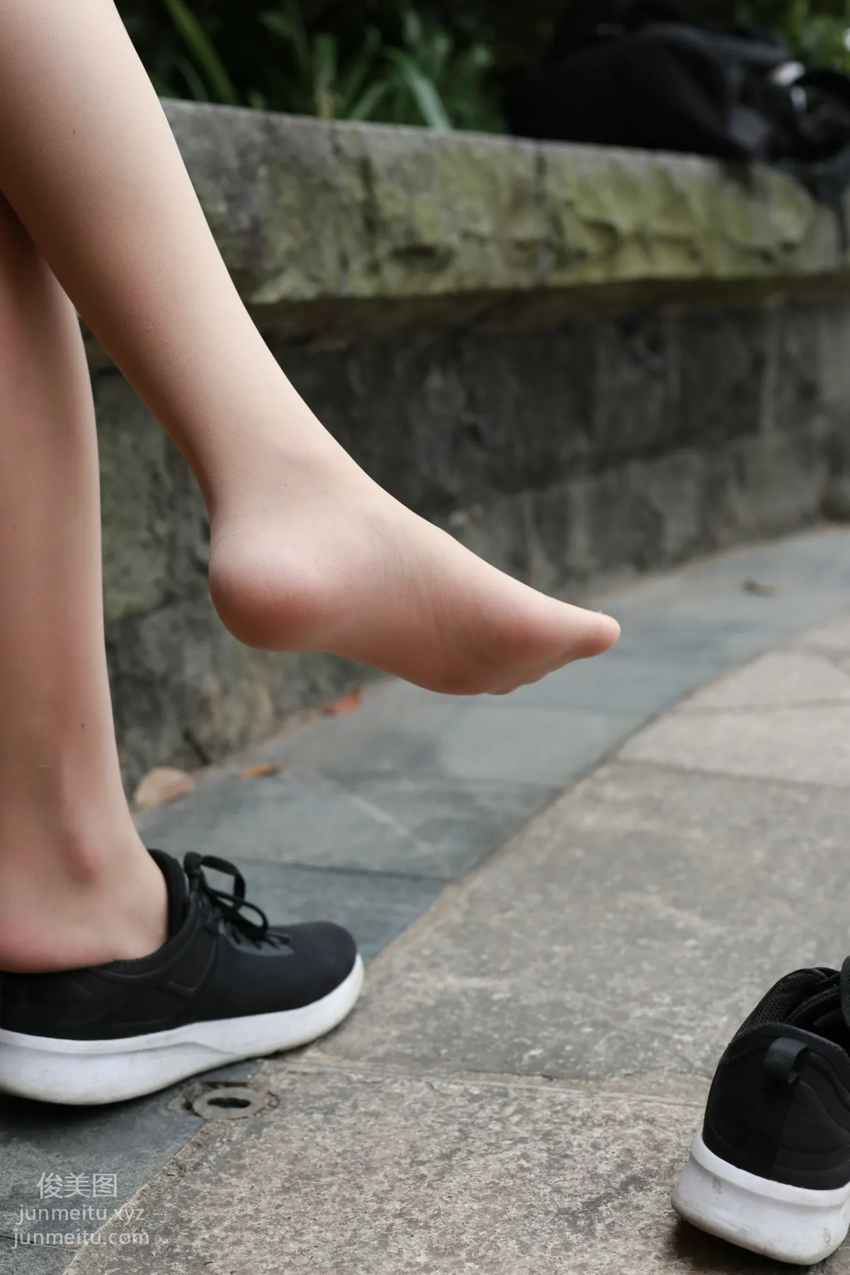Mojing Street NO.166, High Heels and Sneakers with Stockings Alternating [135P] photo 85