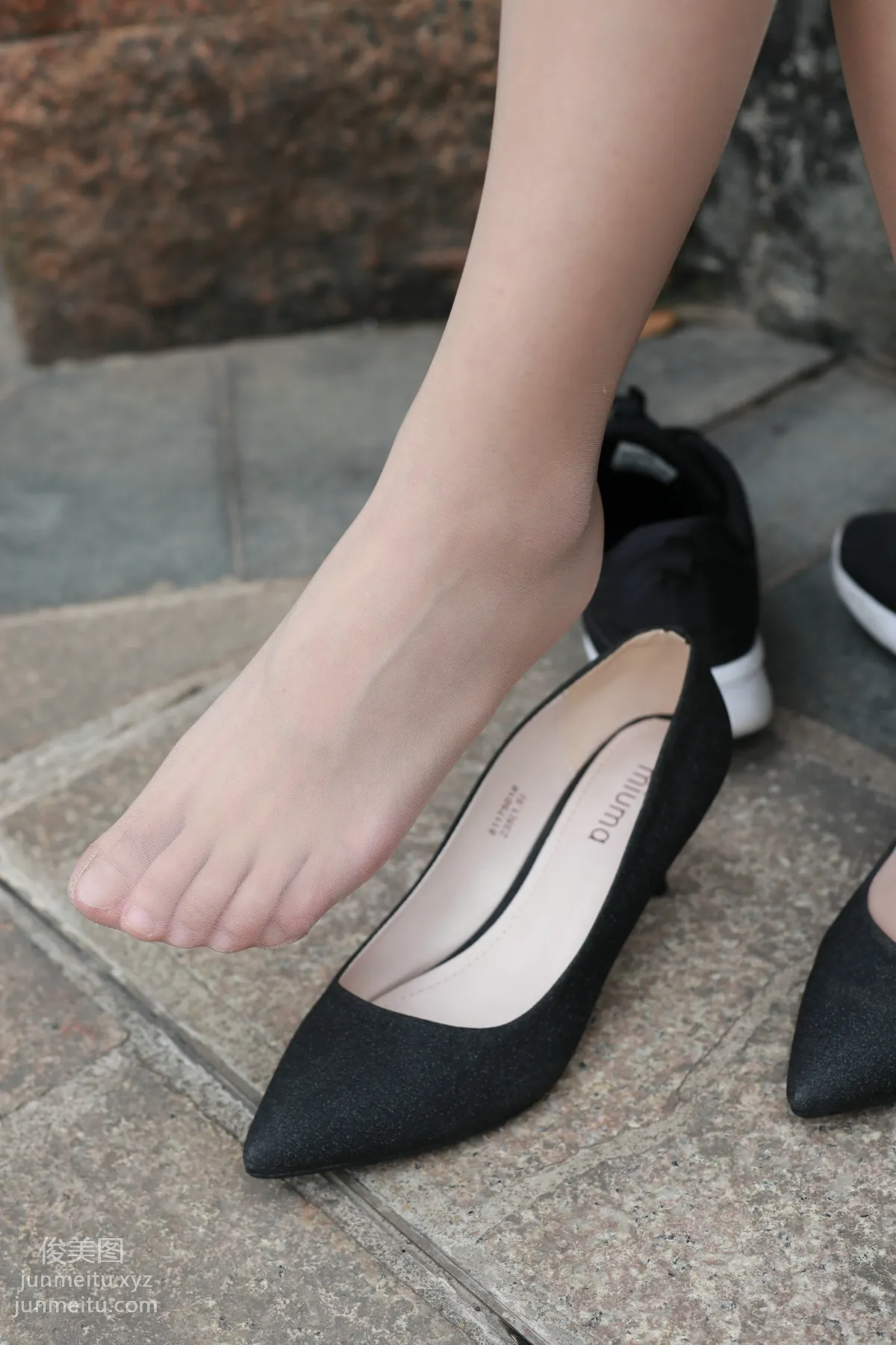 Mojing Street NO.166, High Heels and Sneakers with Stockings Alternating [135P] photo 96