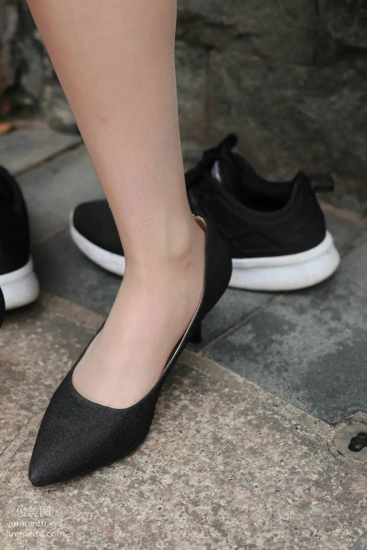 Mojing Street NO.166, High Heels and Sneakers with Stockings Alternating [135P] photo 97