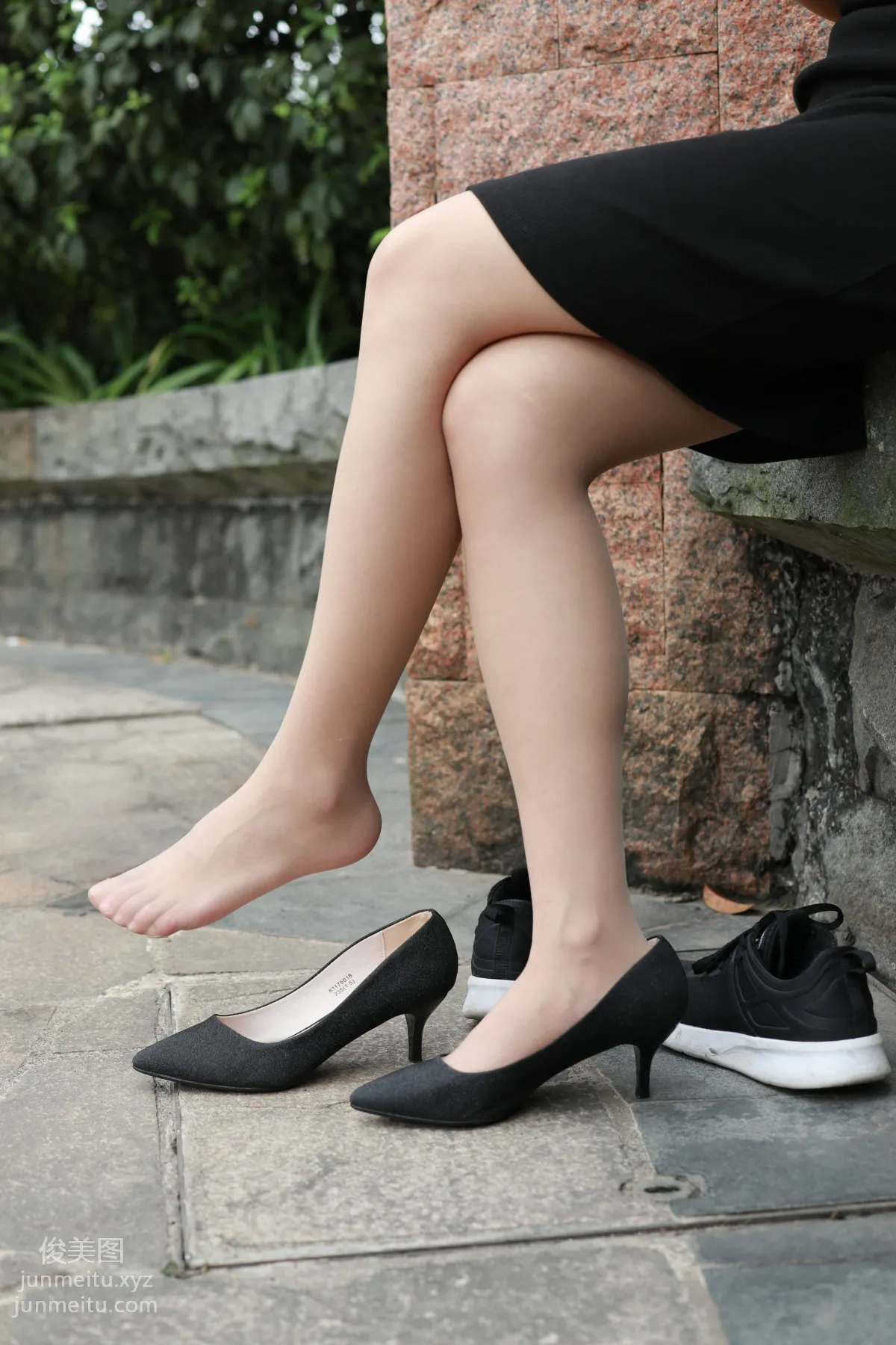 Mojing Street NO.166, High Heels and Sneakers with Stockings Alternating [135P] photo 100