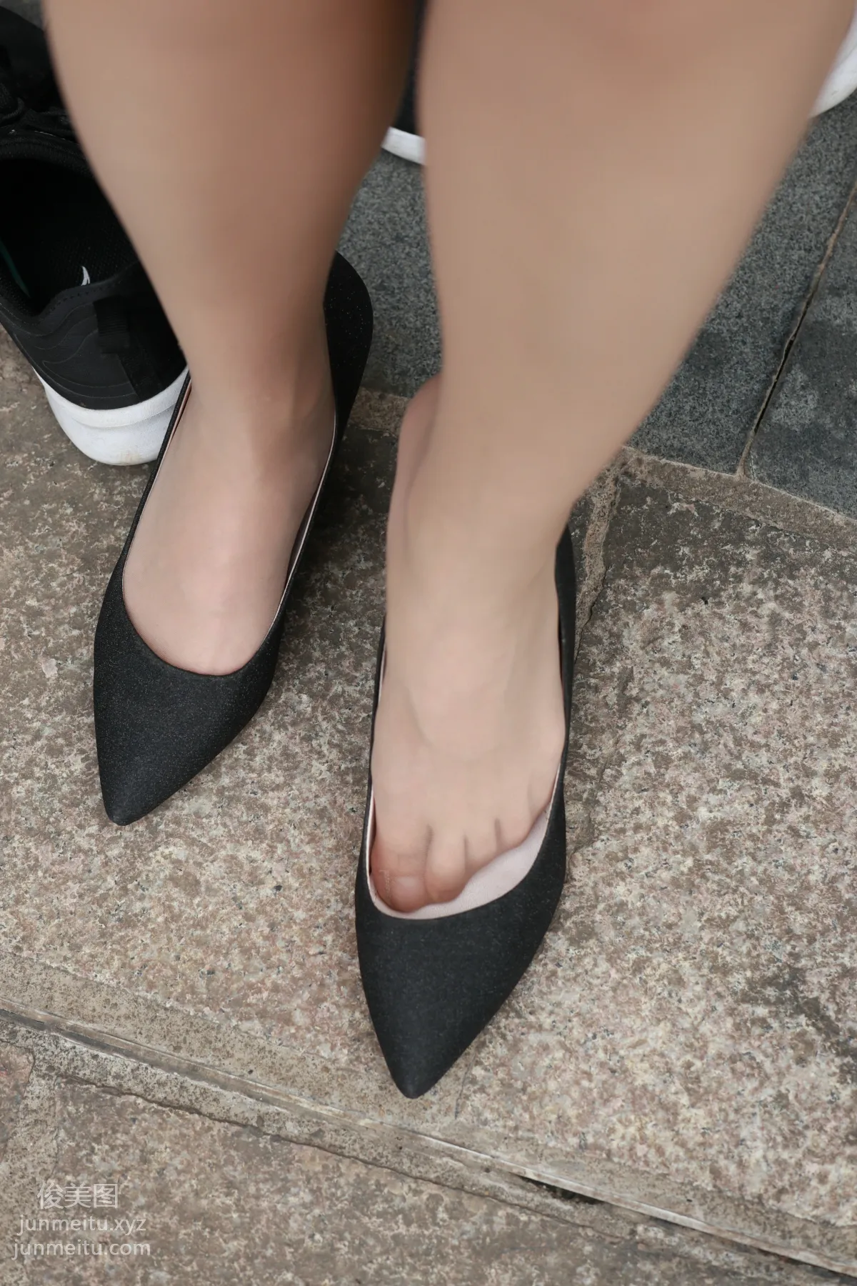 Mojing Street NO.166, High Heels and Sneakers with Stockings Alternating [135P] photo 106