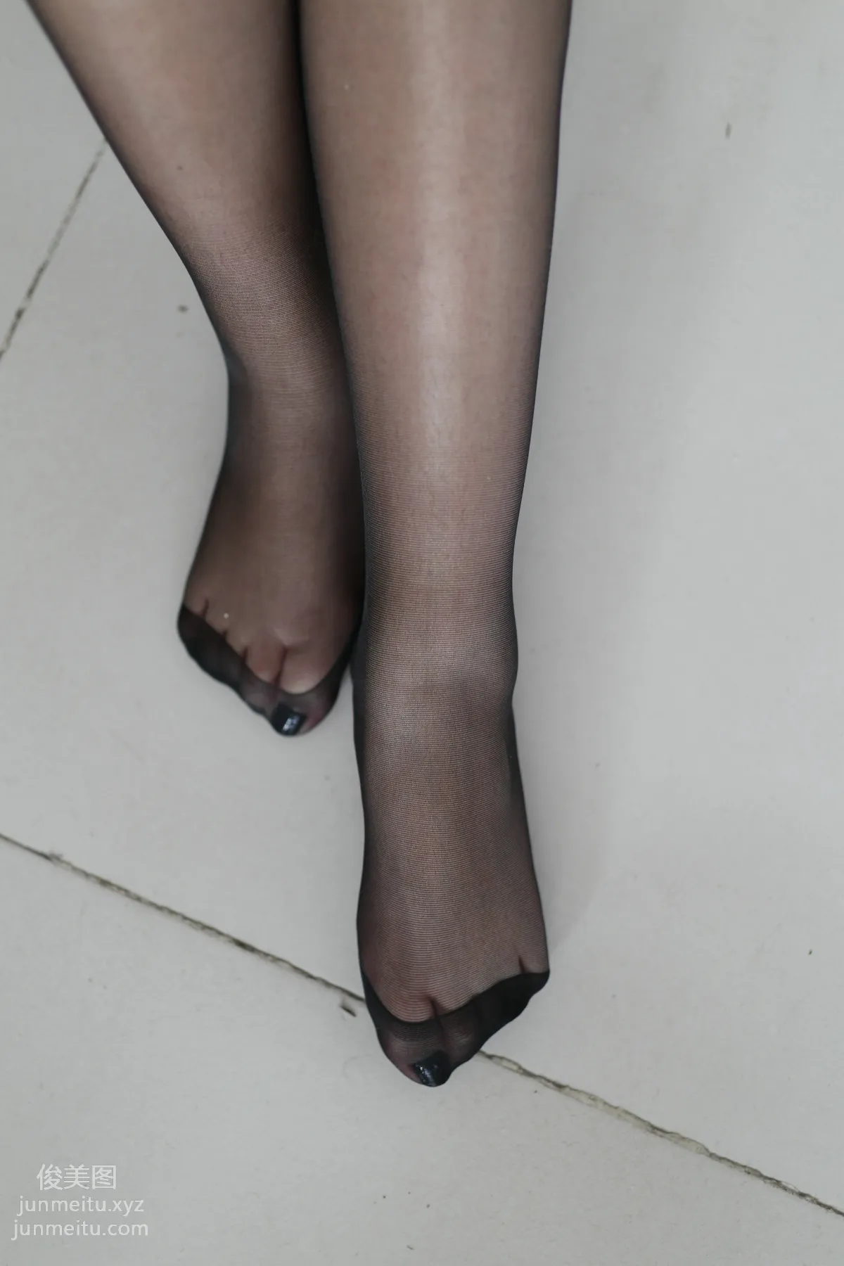Mojing Street NO.171, Nude Stockings and Black Stockings Rooftop Shoot [294P] photo 66