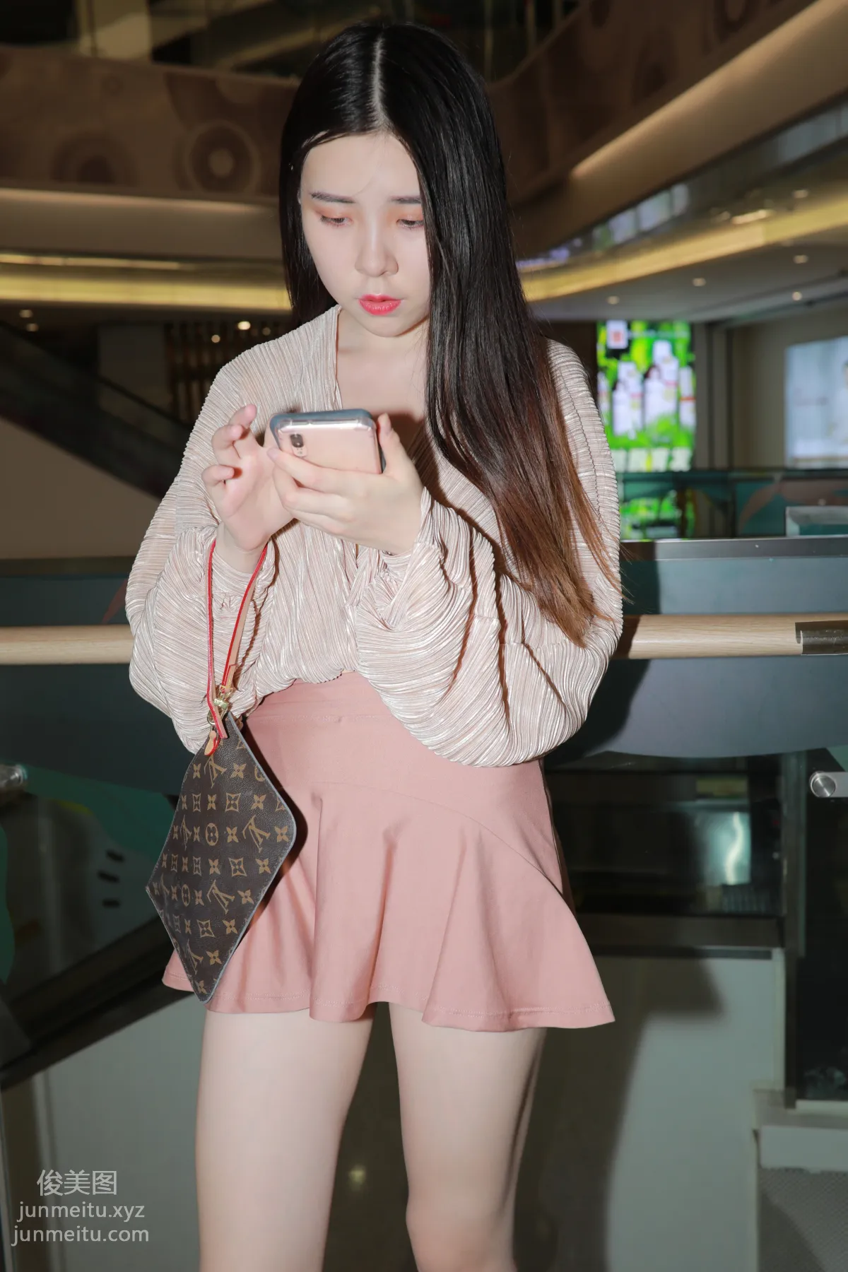 Mojing Street NO.167, Cute Pink Short Skirt Girl [493P] photo 4