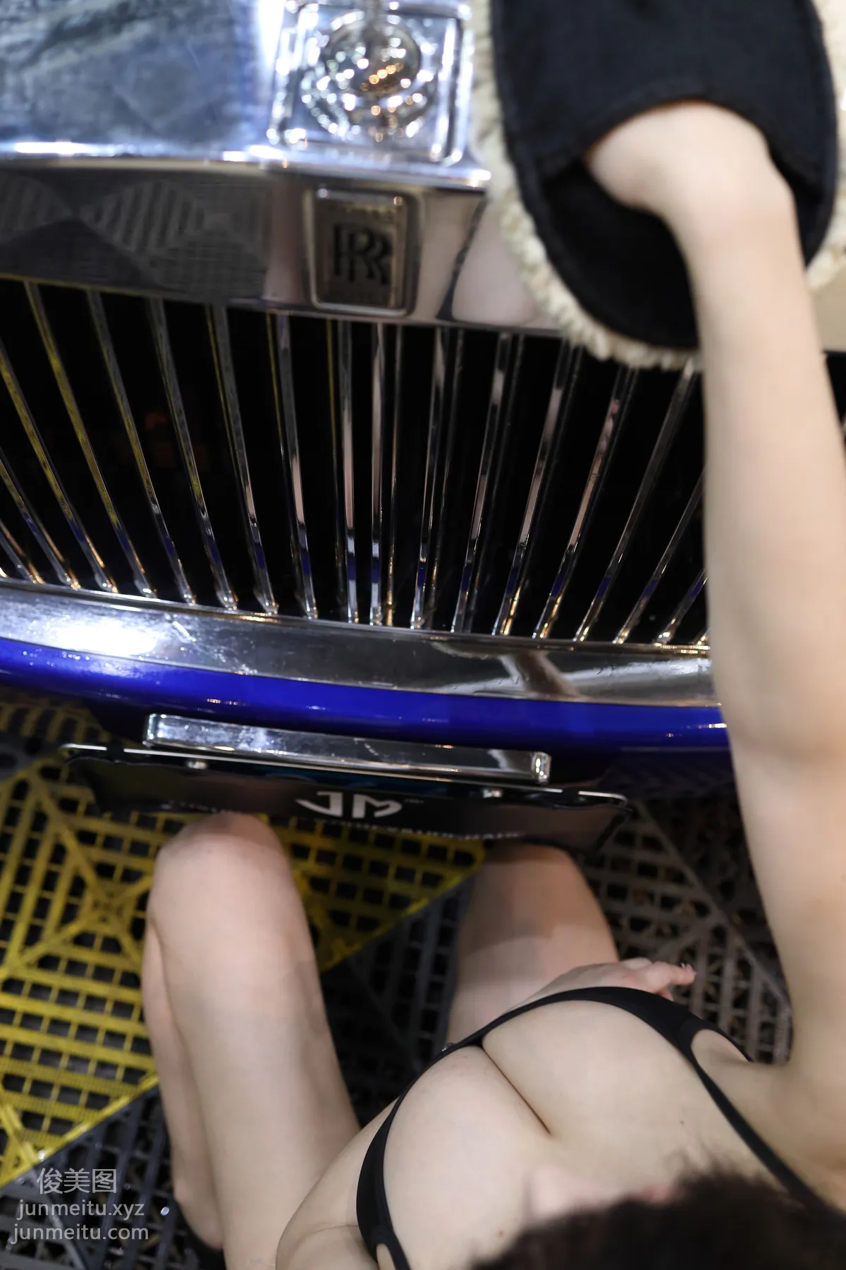 Mojing Street NO.173, The "Dutiful" Female Car Washer [423P] photo 172