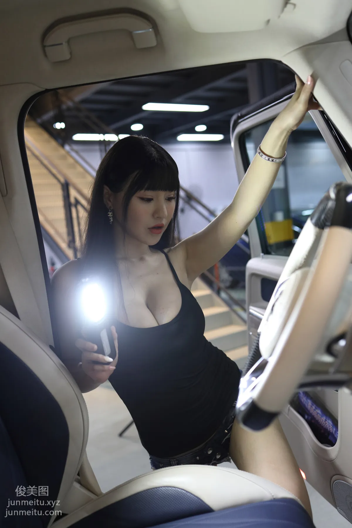 Mojing Street NO.173, The "Dutiful" Female Car Washer [423P] photo 240