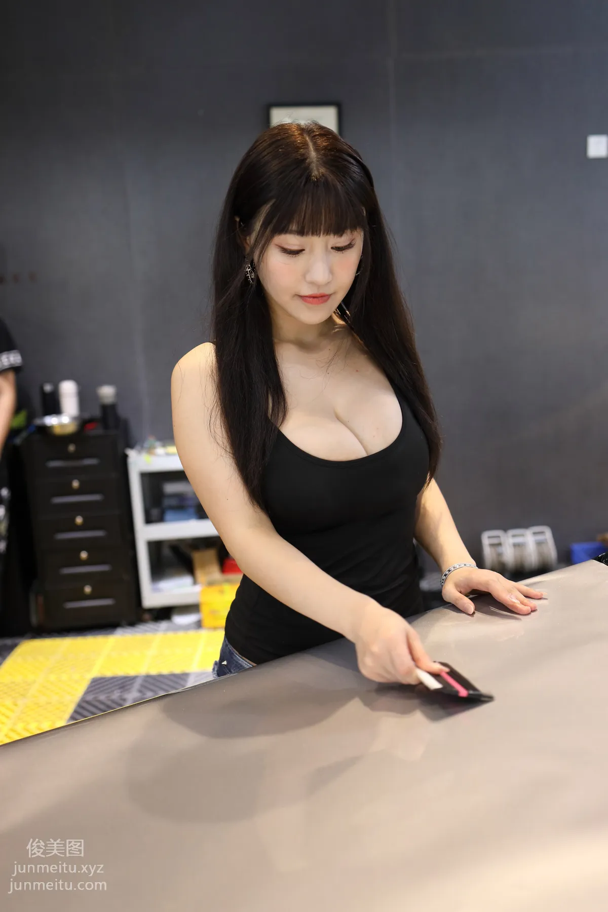 Mojing Street NO.173, The "Dutiful" Female Car Washer [423P] photo 350