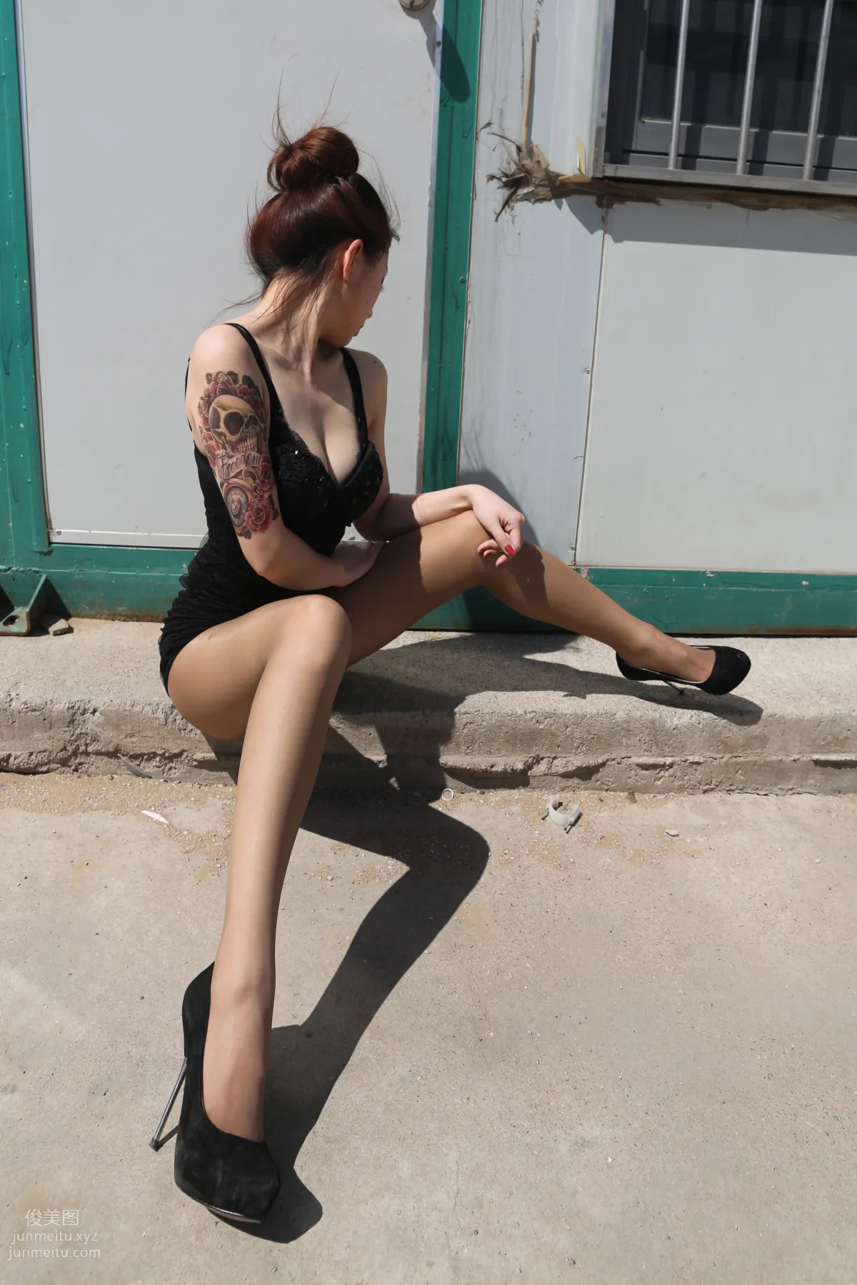 [Nicole Feet] NO.001 Factory Area 1, Shiny Stockings [116P] photo 41