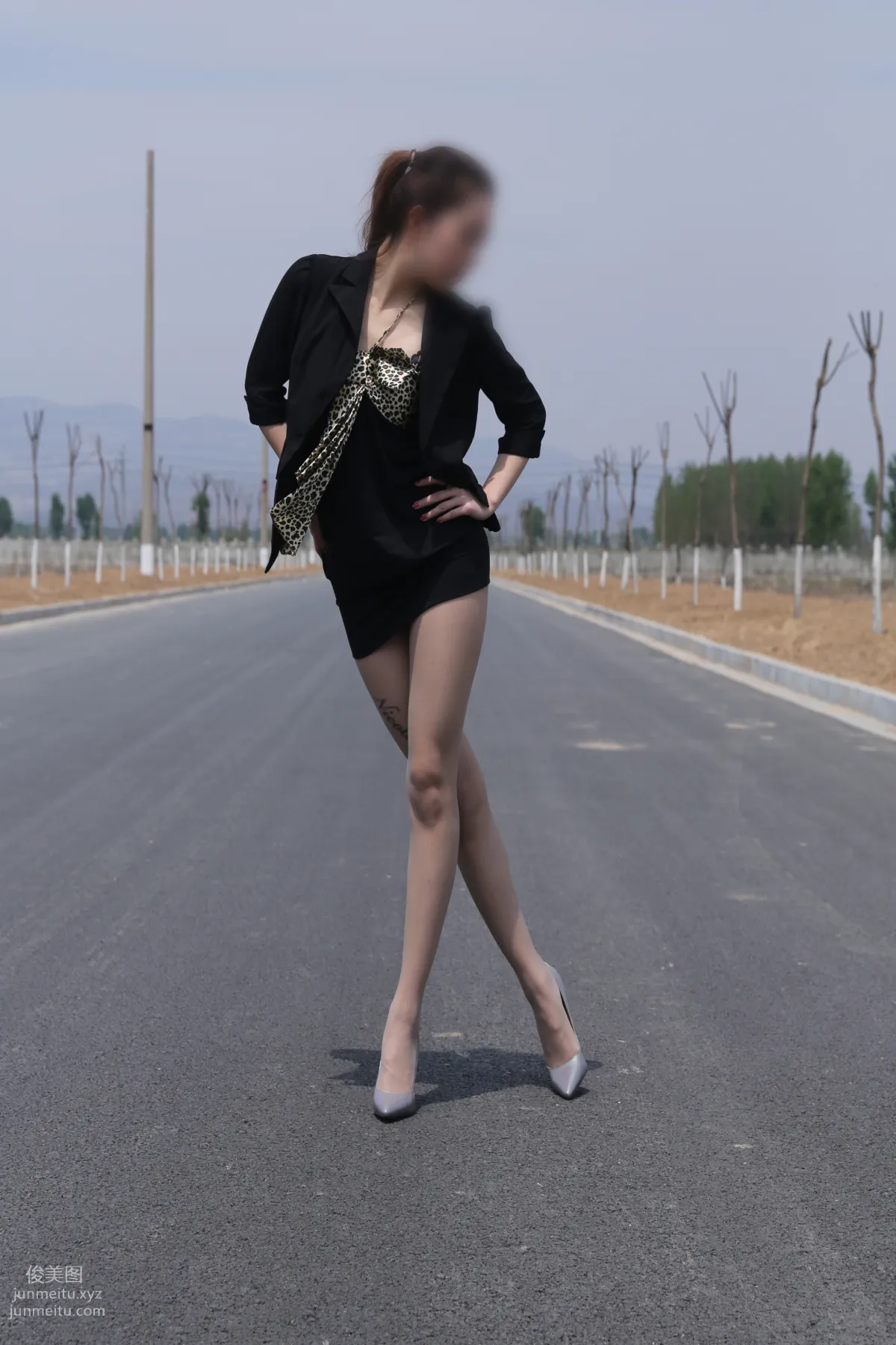 [Nicole Feet] NO.004 Highway, Gray Stockings and High Heels [113P] photo 9