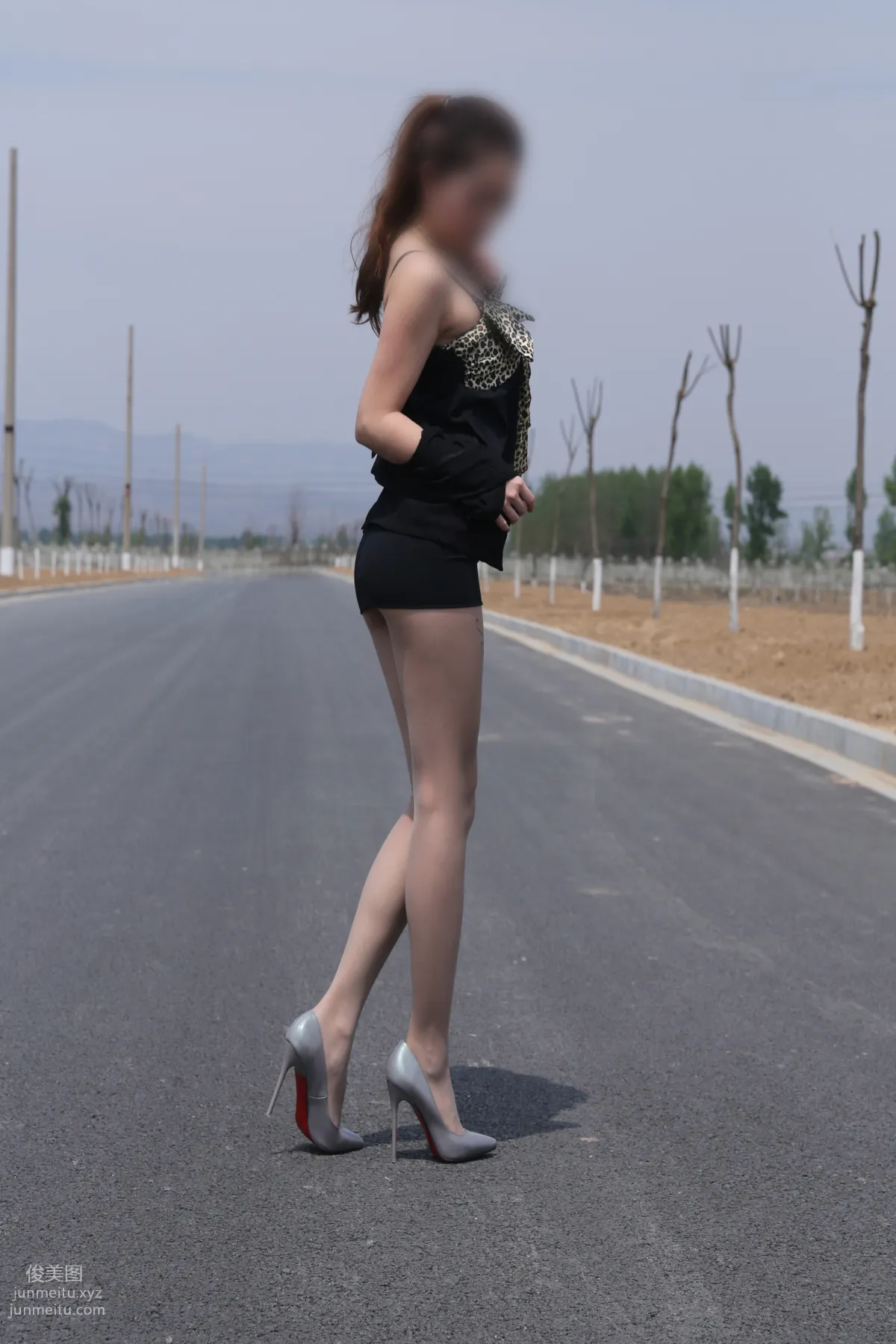 [Nicole Feet] NO.004 Highway, Gray Stockings and High Heels [113P] photo 21