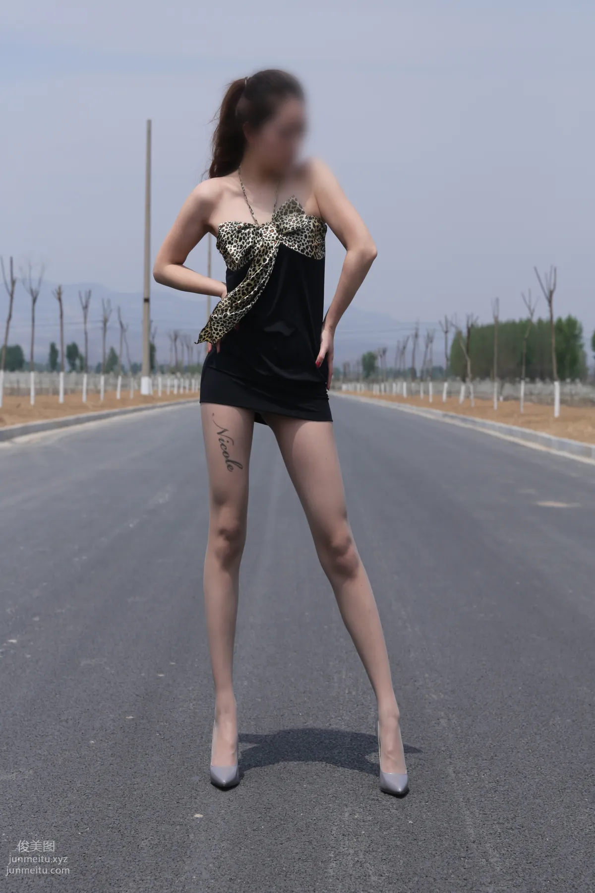 [Nicole Feet] NO.004 Highway, Gray Stockings and High Heels [113P] photo 22