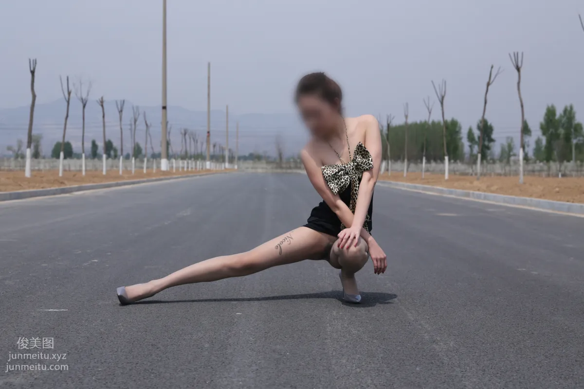 [Nicole Feet] NO.004 Highway, Gray Stockings and High Heels [113P] photo 34