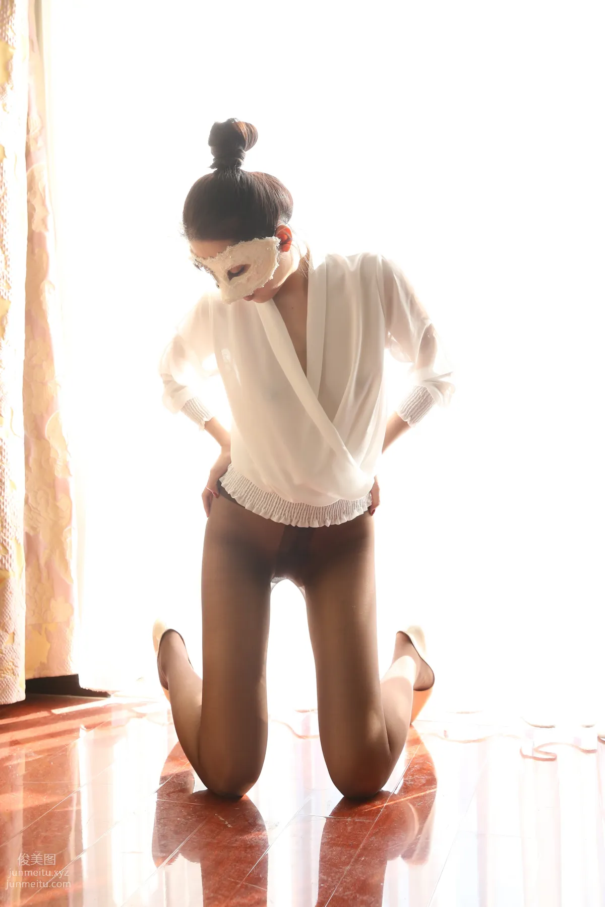 [Nicole Feet] NO.015 Indoor 1, High Heels and Gray Silk Legs [88P] photo 15