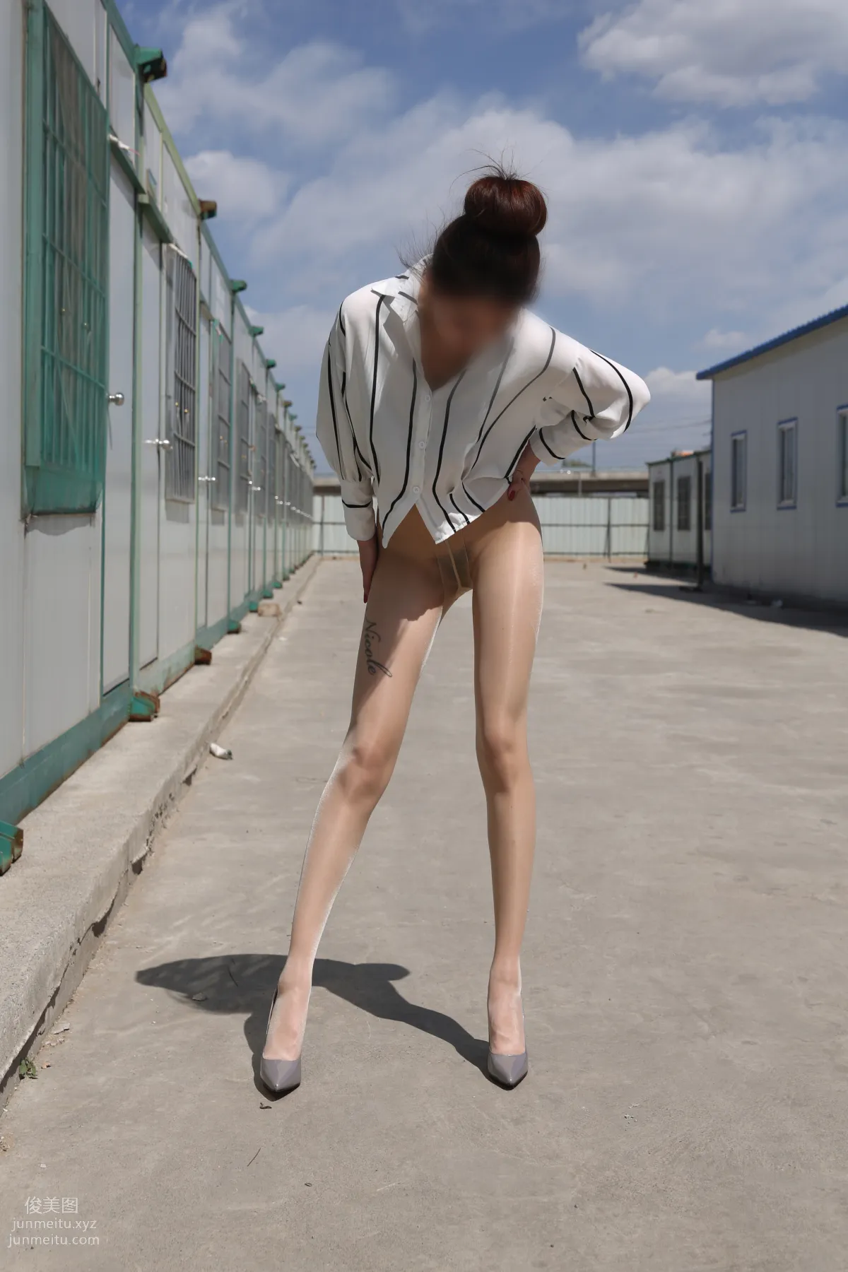 [Nicole Feet] NO.002 Factory Area 2, Nude Stockings and Beautiful Curves [133P] photo 6