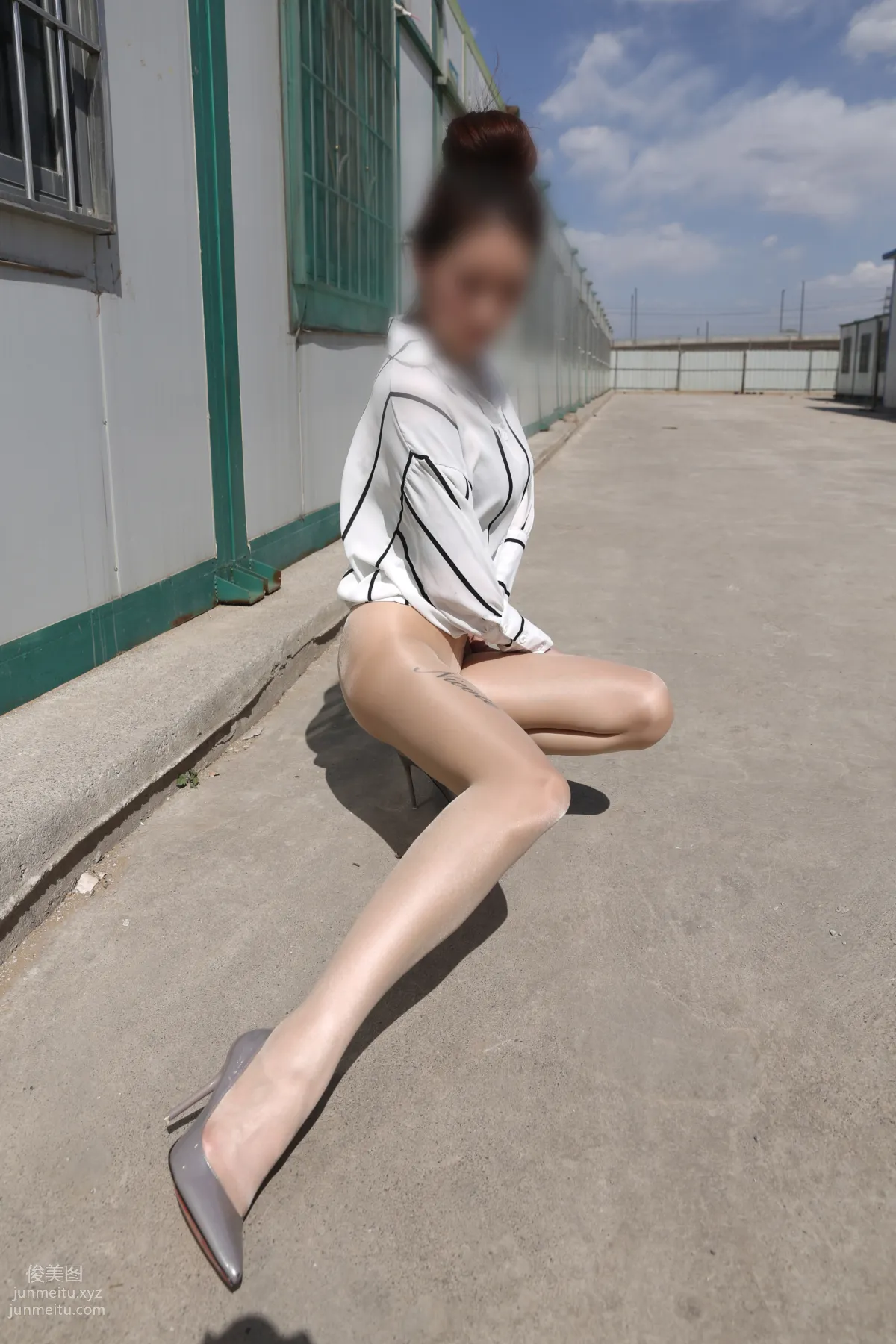[Nicole Feet] NO.002 Factory Area 2, Nude Stockings and Beautiful Curves [133P] photo 17