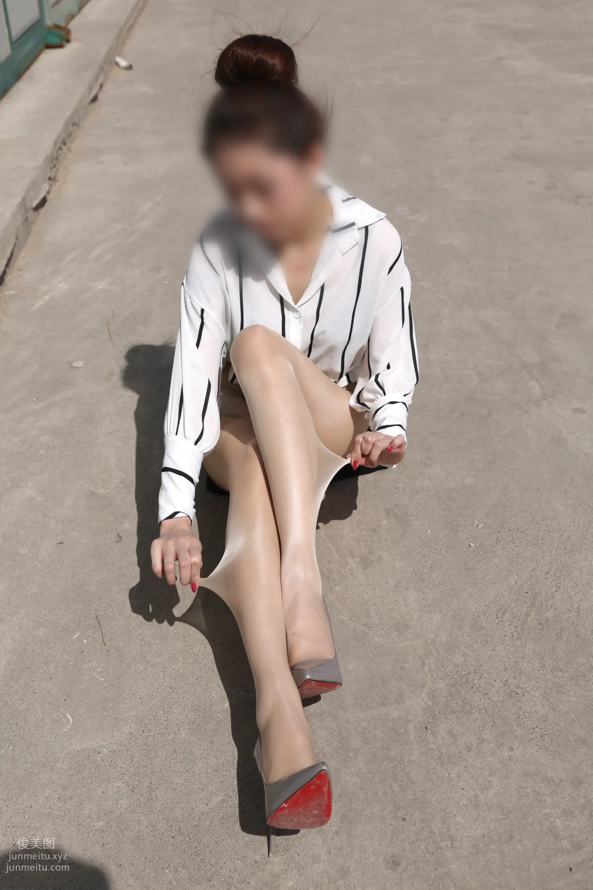 [Nicole Feet] NO.002 Factory Area 2, Nude Stockings and Beautiful Curves [133P] photo 59