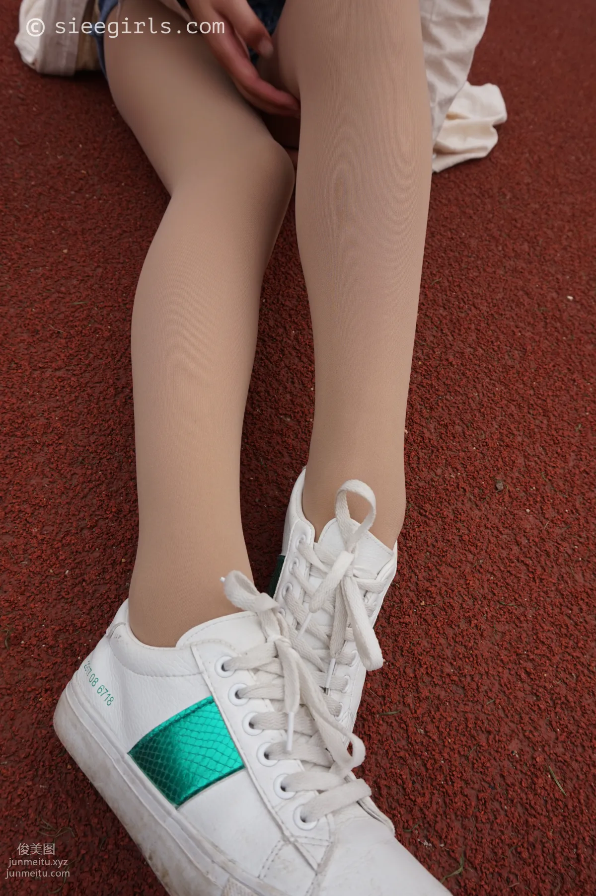 Yu Yu: SIEE No. 010 photo 8