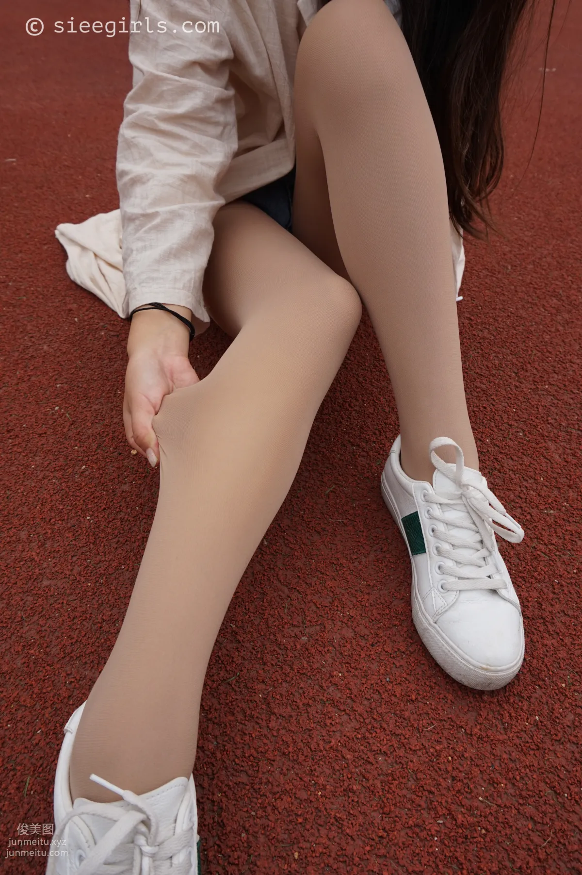 Yu Yu: SIEE No. 010 photo 23