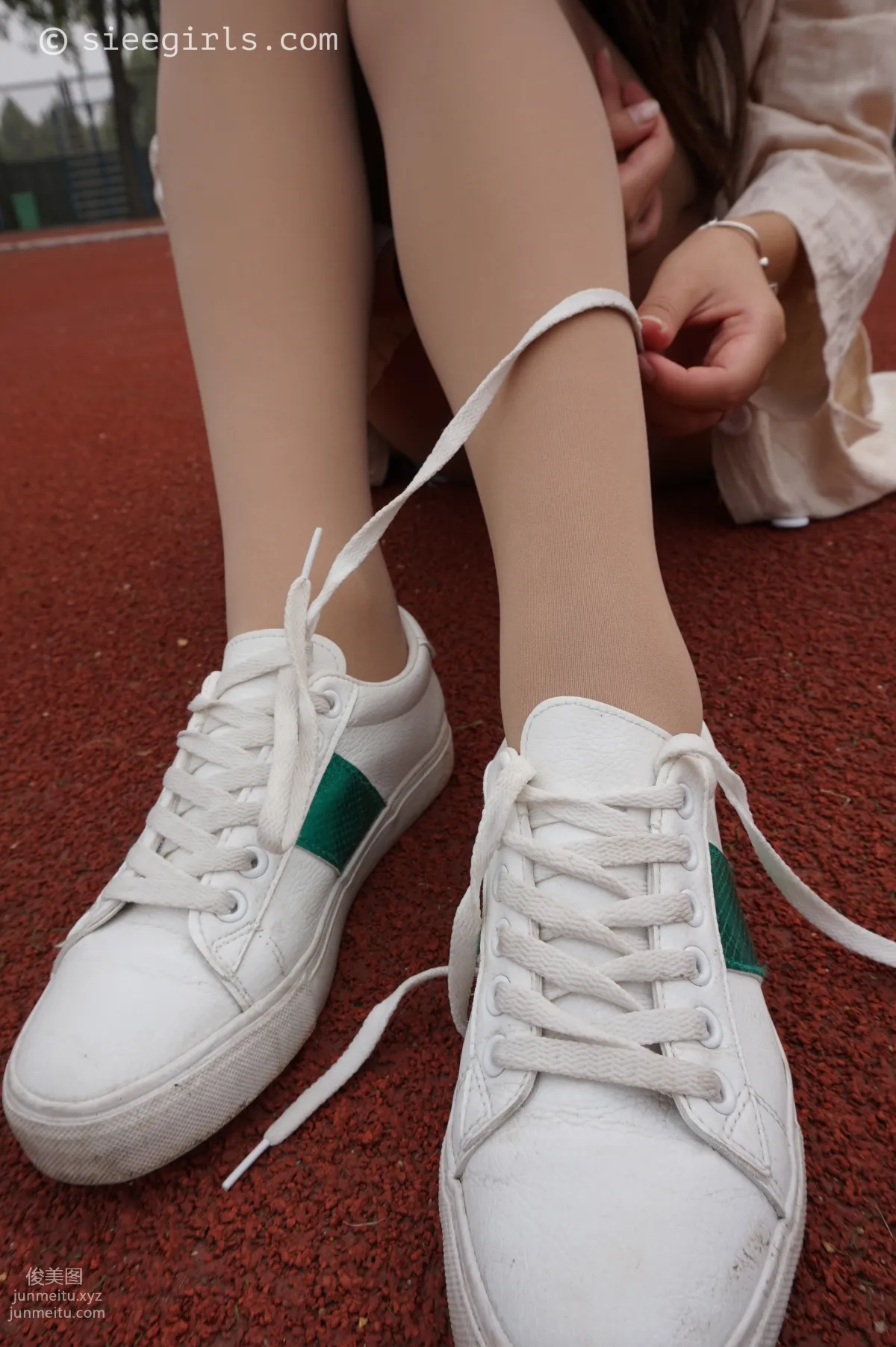 Yu Yu: SIEE No. 010 photo 27