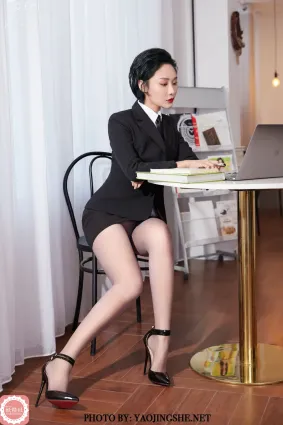 [FAIRY CLUB妖精社] 2020.04.23 T2009《特輯-經理的一天》可可-極品無内絲T系列