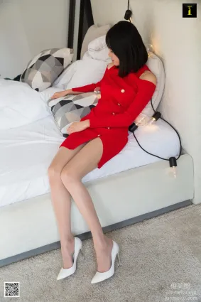 [IESS異思趣向] 2020.03.12 絲享家699：小小《紅色開衩的秘密》[95P]