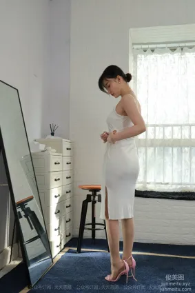 [IESS異思趣向] 2021.11.01 絲享家962：秋秋《白裙姓感戀人》[94P]