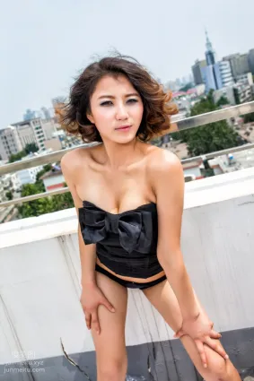[大名模網]2015第8期 女神小敏私房大片.小敏精修10張