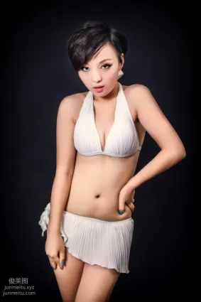 [大名模網]2015第7期 女神牛妞房大片.牛妞精修10張