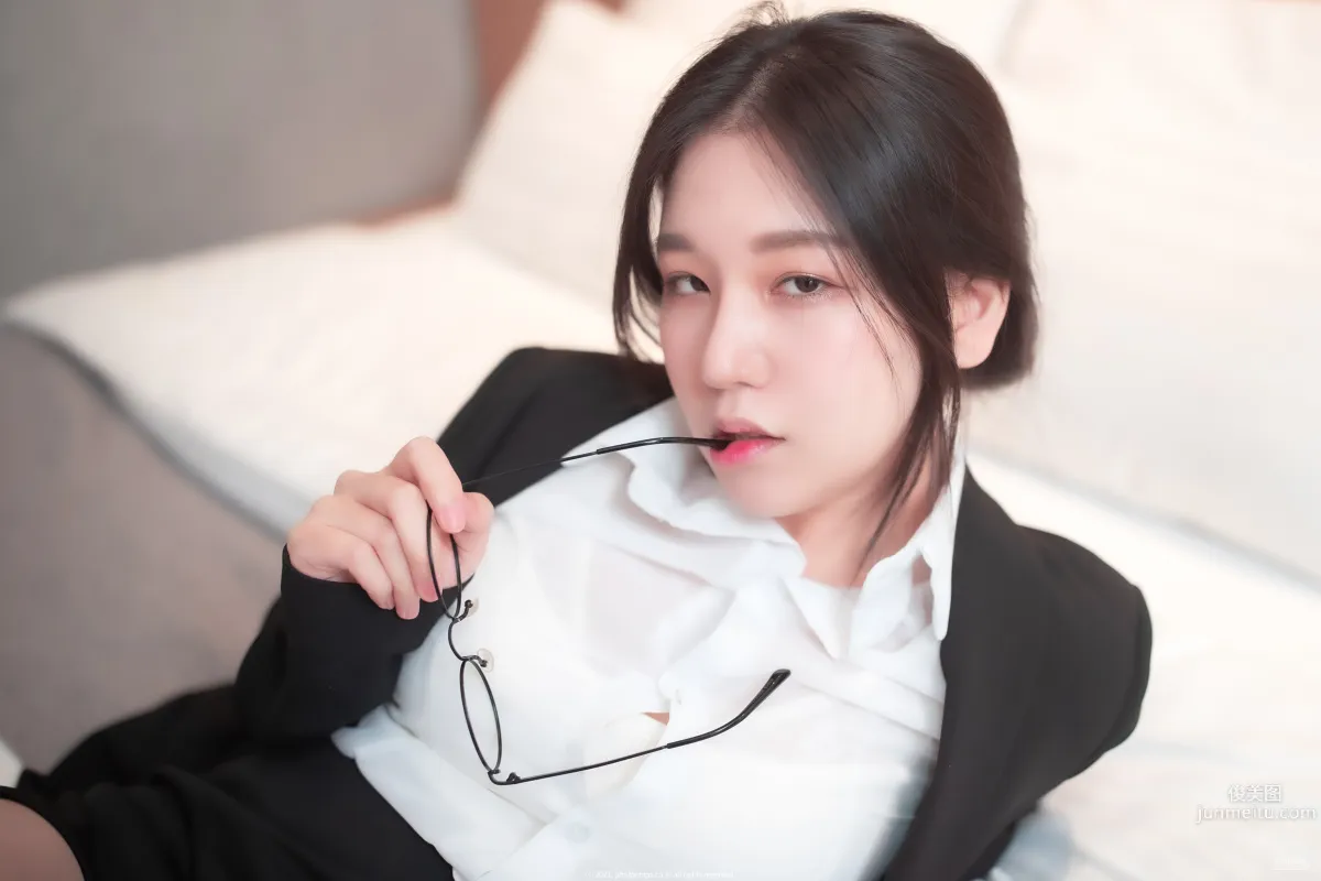 Baebae: Photochips Vol. 117 photo 7