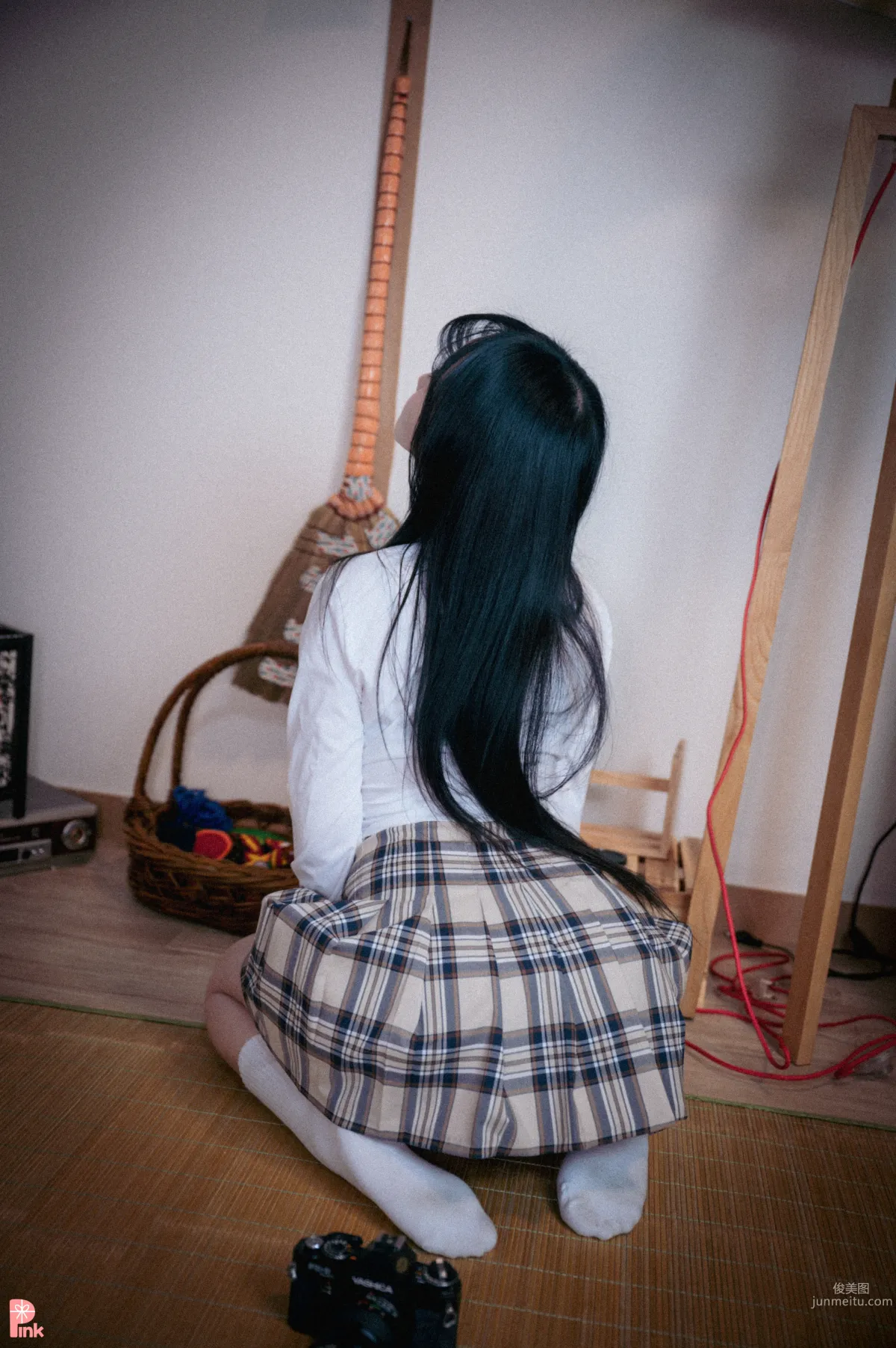 028.PINK- Jina - Jina's school uniform life[111P] 23