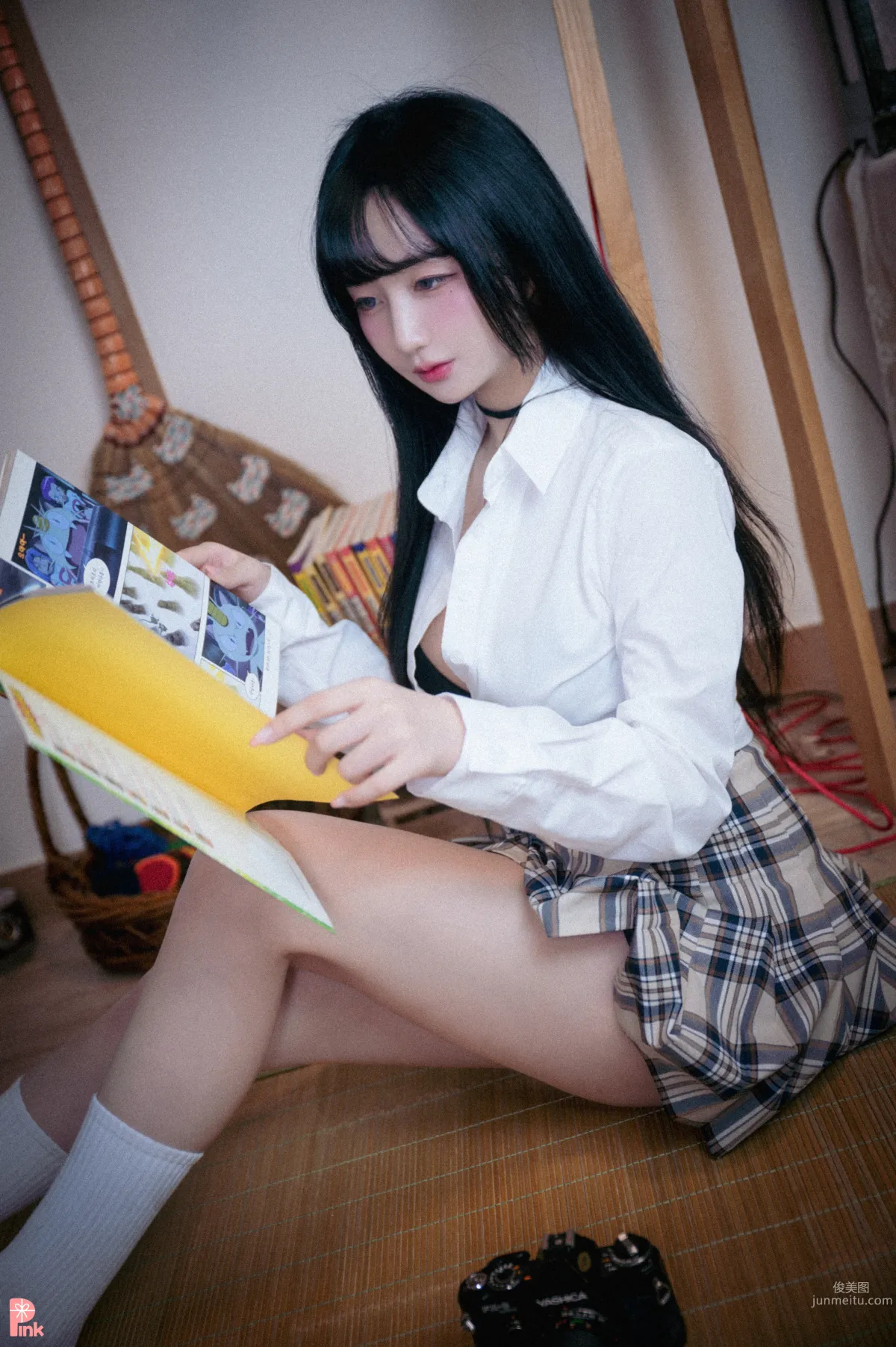 028.PINK- Jina - Jina's school uniform life[111P] 25