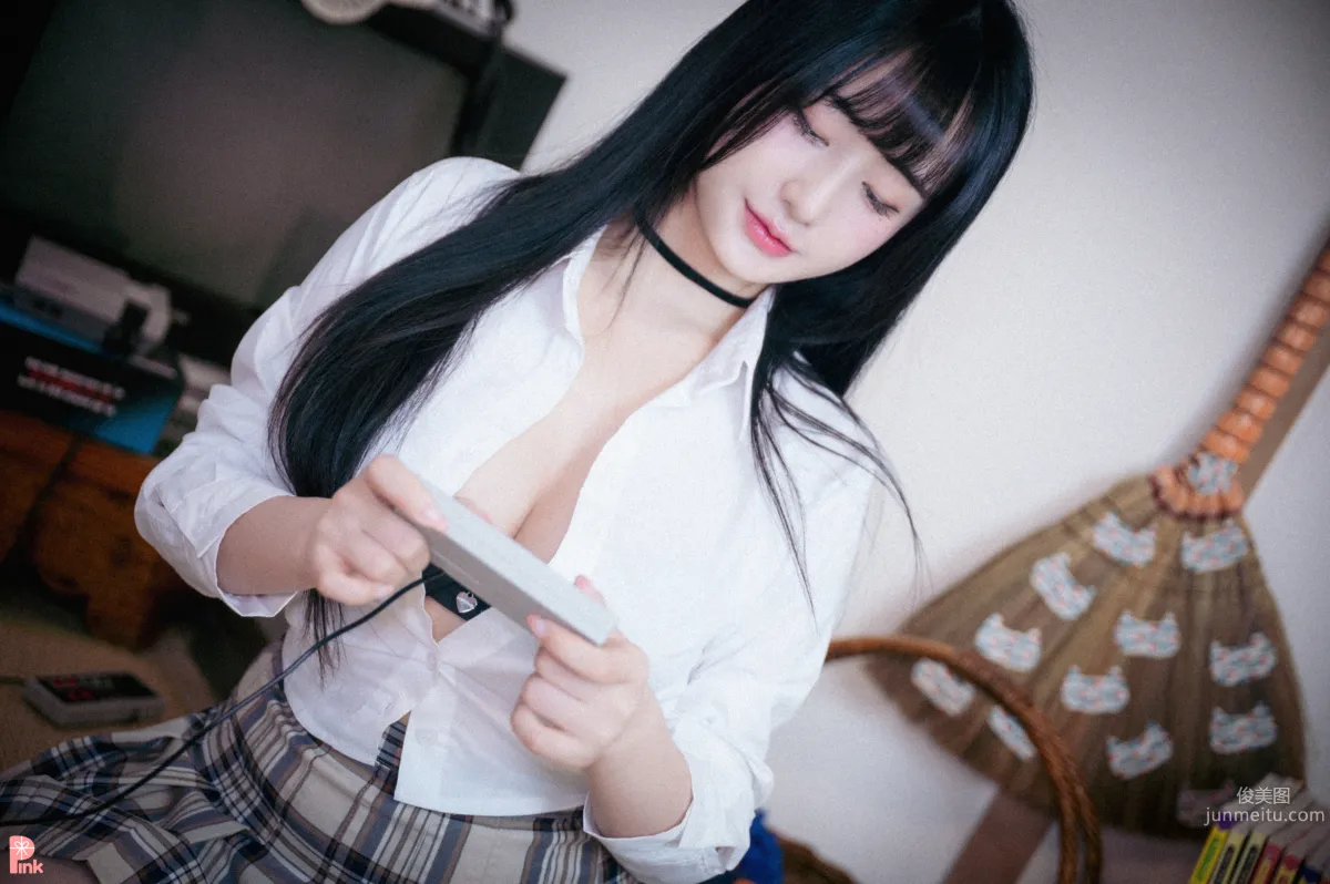 028.PINK- Jina - Jina's school uniform life[111P] 43
