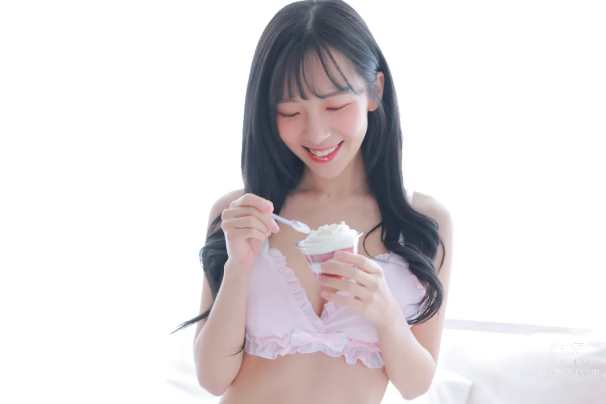 060.[Patreon] Sovely - Housekeeper Photo Set Collection Part 2-2[73P] 48