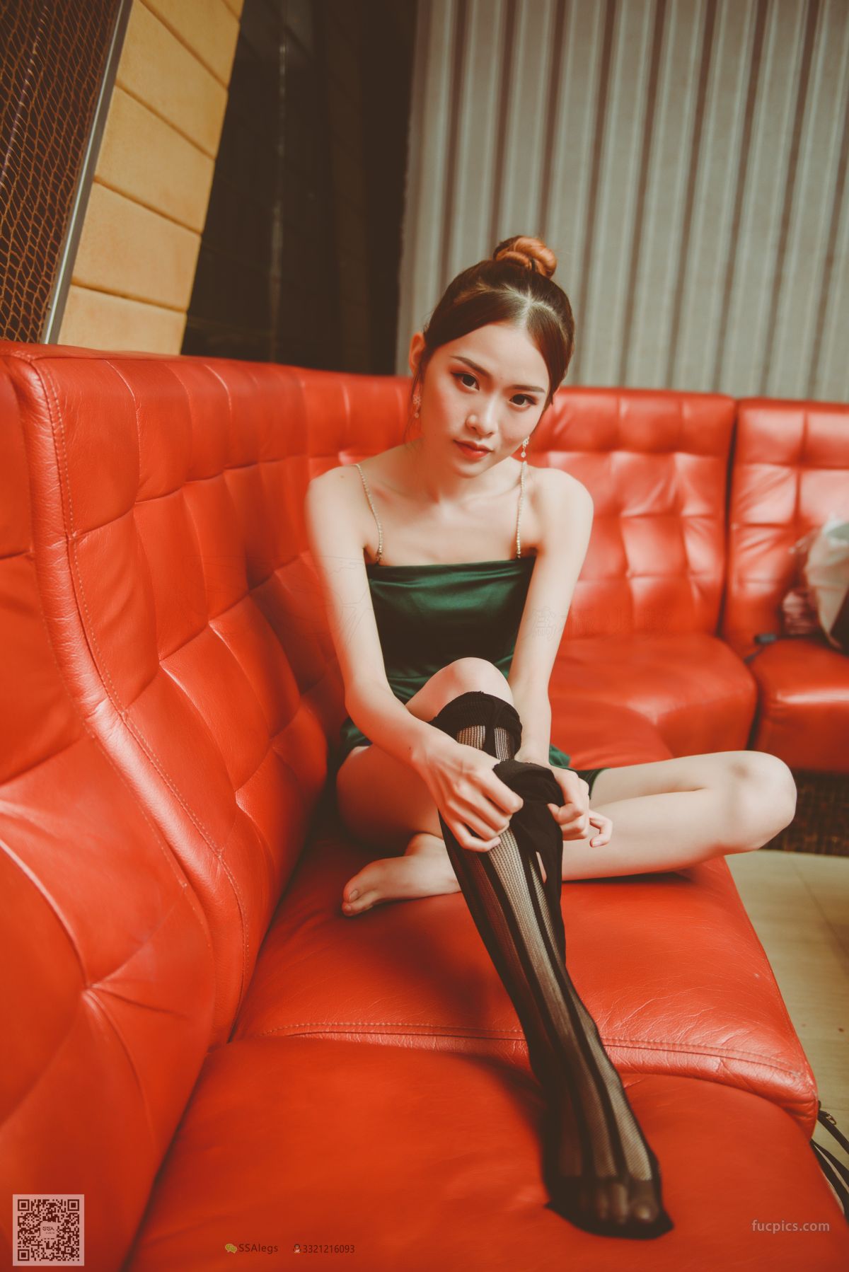 [SSA] NO.019 Qi Qi KTV Thin Fishnet Stockings Beauty photo 2