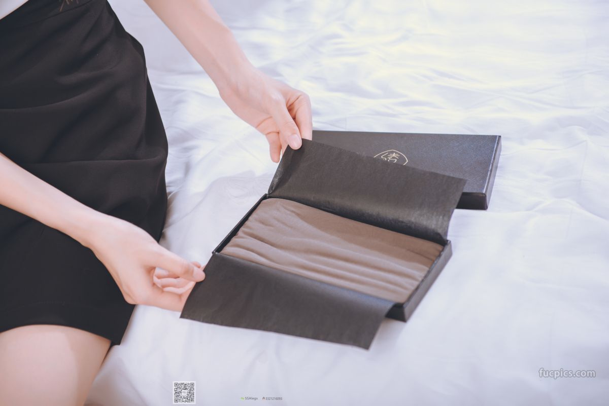 [SSA] NO.020 Qi Qi, Female Secretary's Boudoir Gray Stockings photo 2