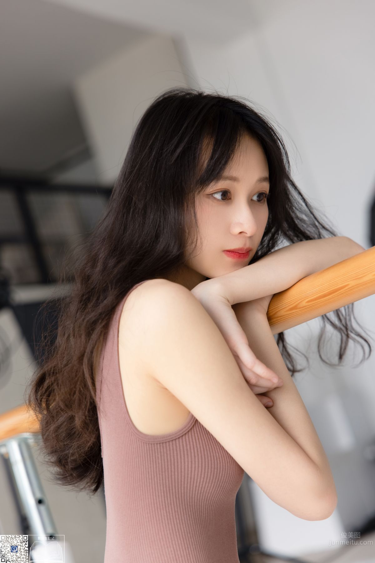 Li Li: GALLI No. 042 photo 19