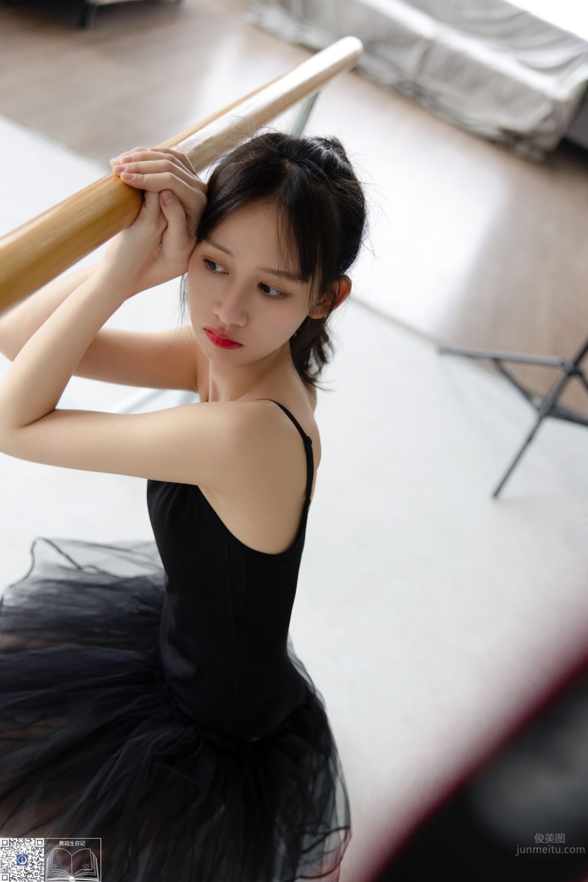 Li Li: GALLI No. 042 photo 31