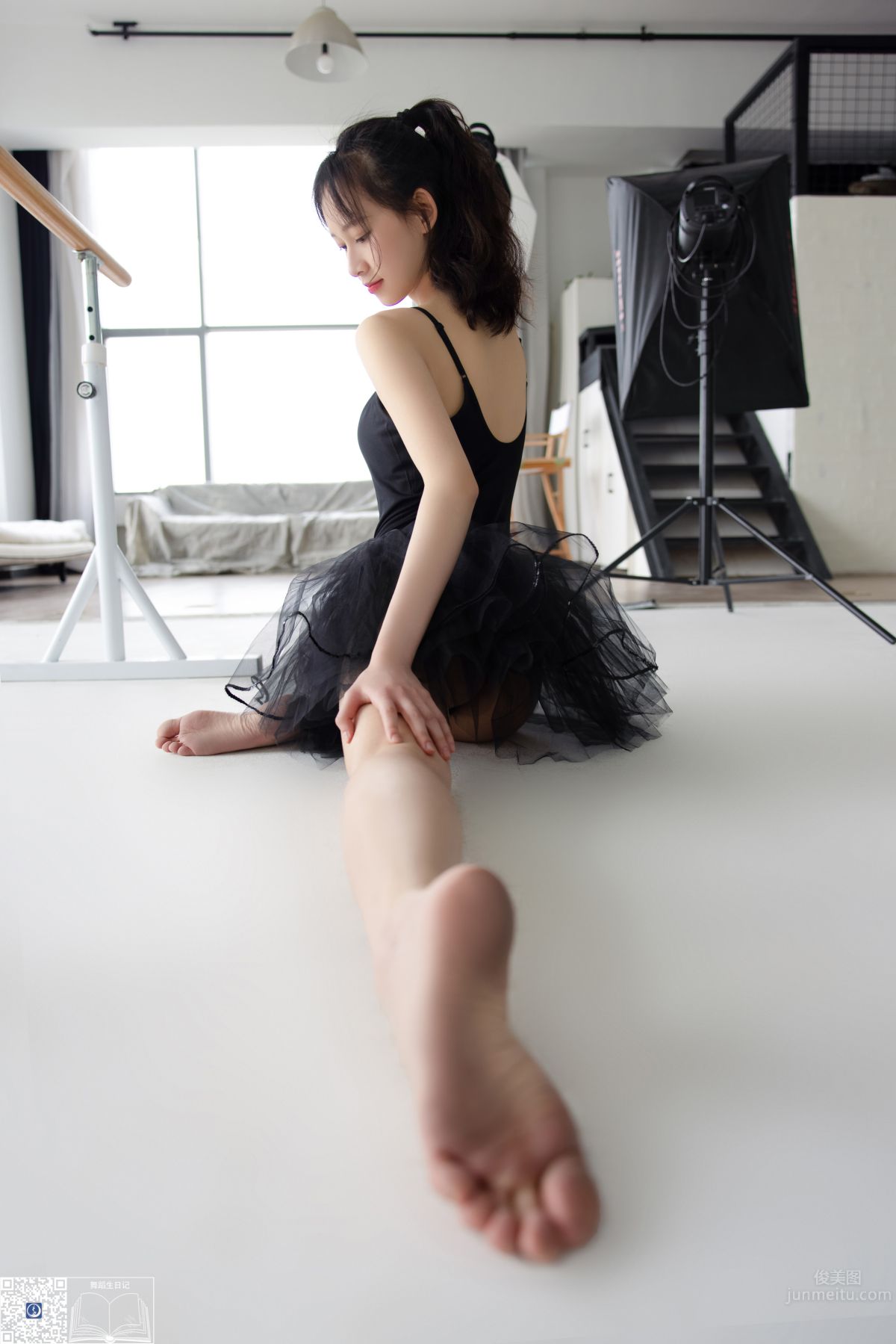 Li Li: GALLI No. 042 photo 35