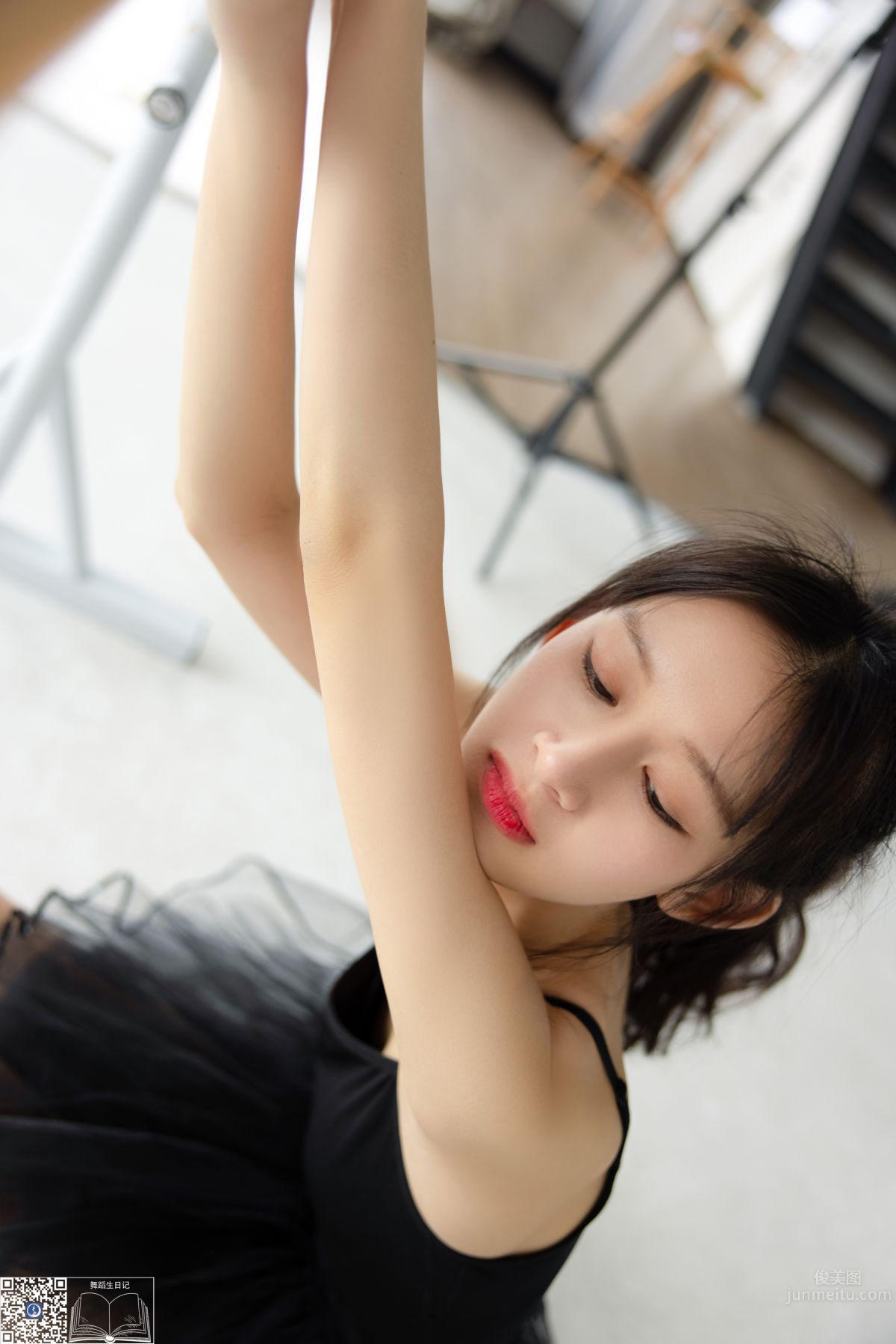 Li Li: GALLI No. 042 photo 37