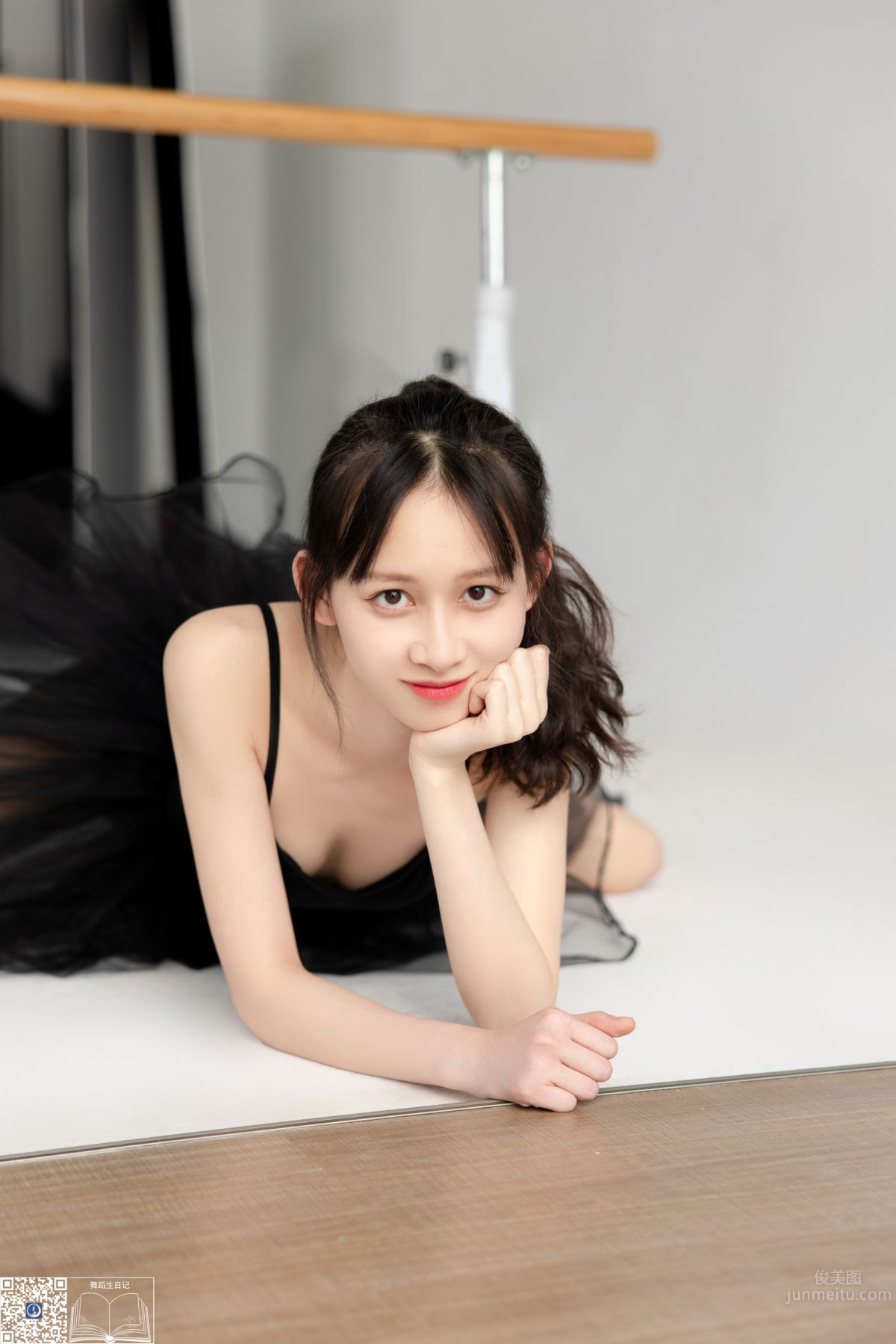 Li Li: GALLI No. 042 photo 38