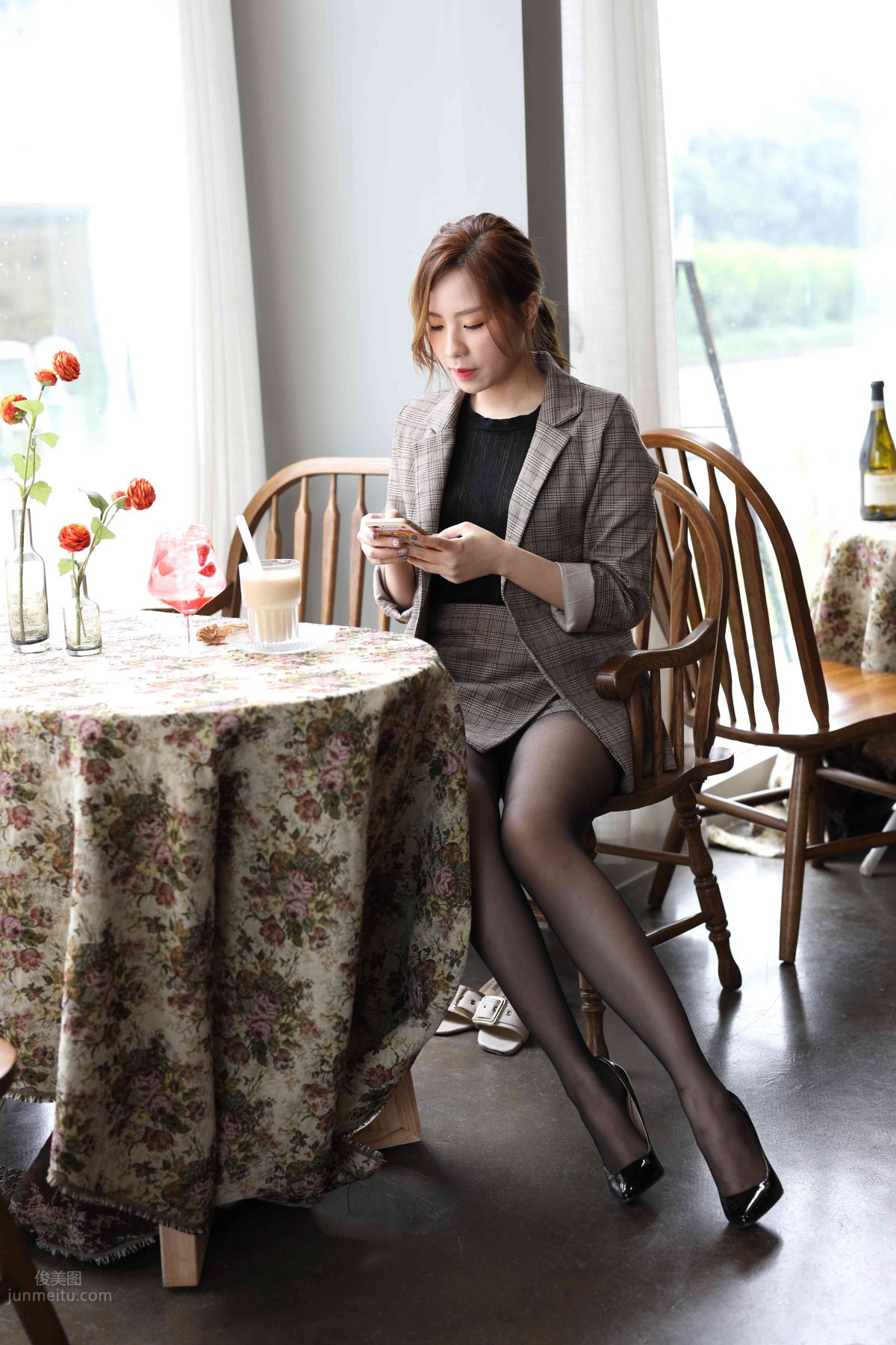 [Mojing Street] 002 Black Stockings Wool Plaid Skirt photo 2