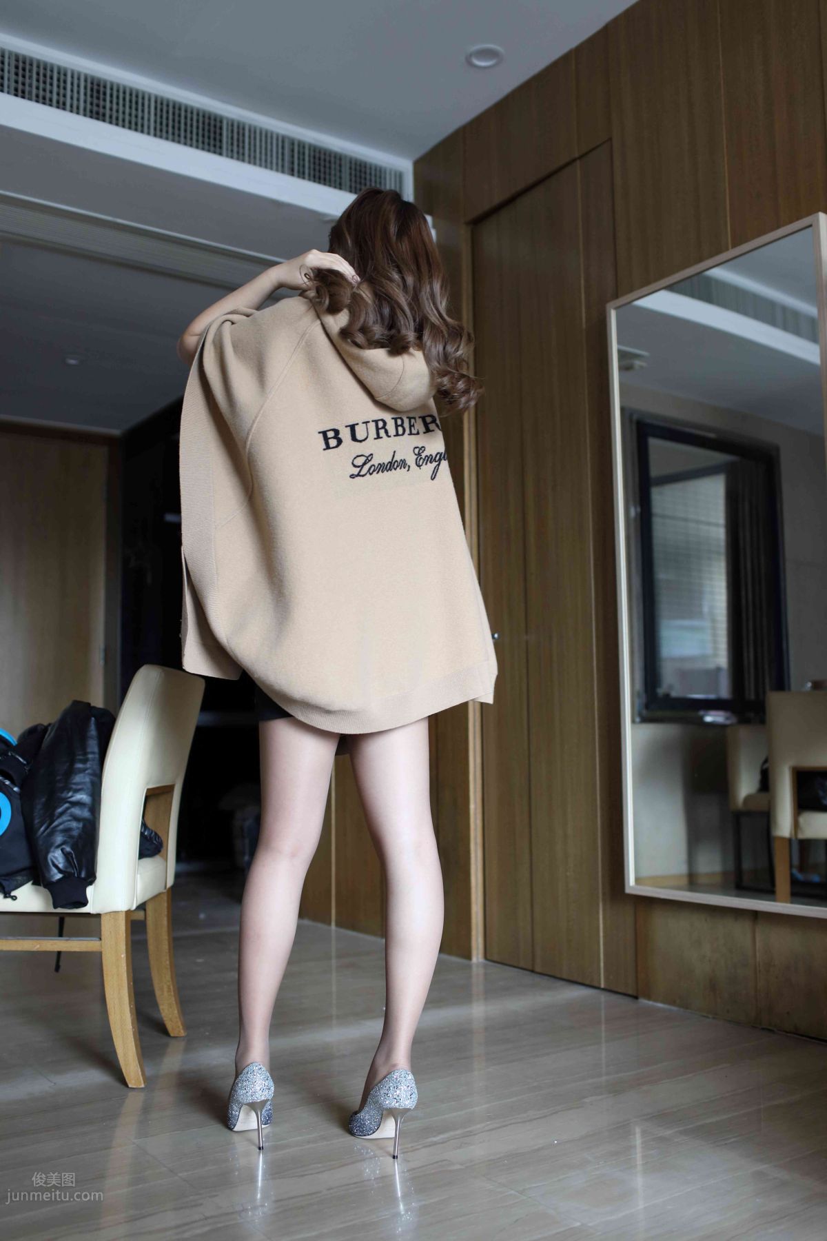 [Mojing Street] 008 Short Skirt, Gray Stockings and High Heels Outing photo 57
