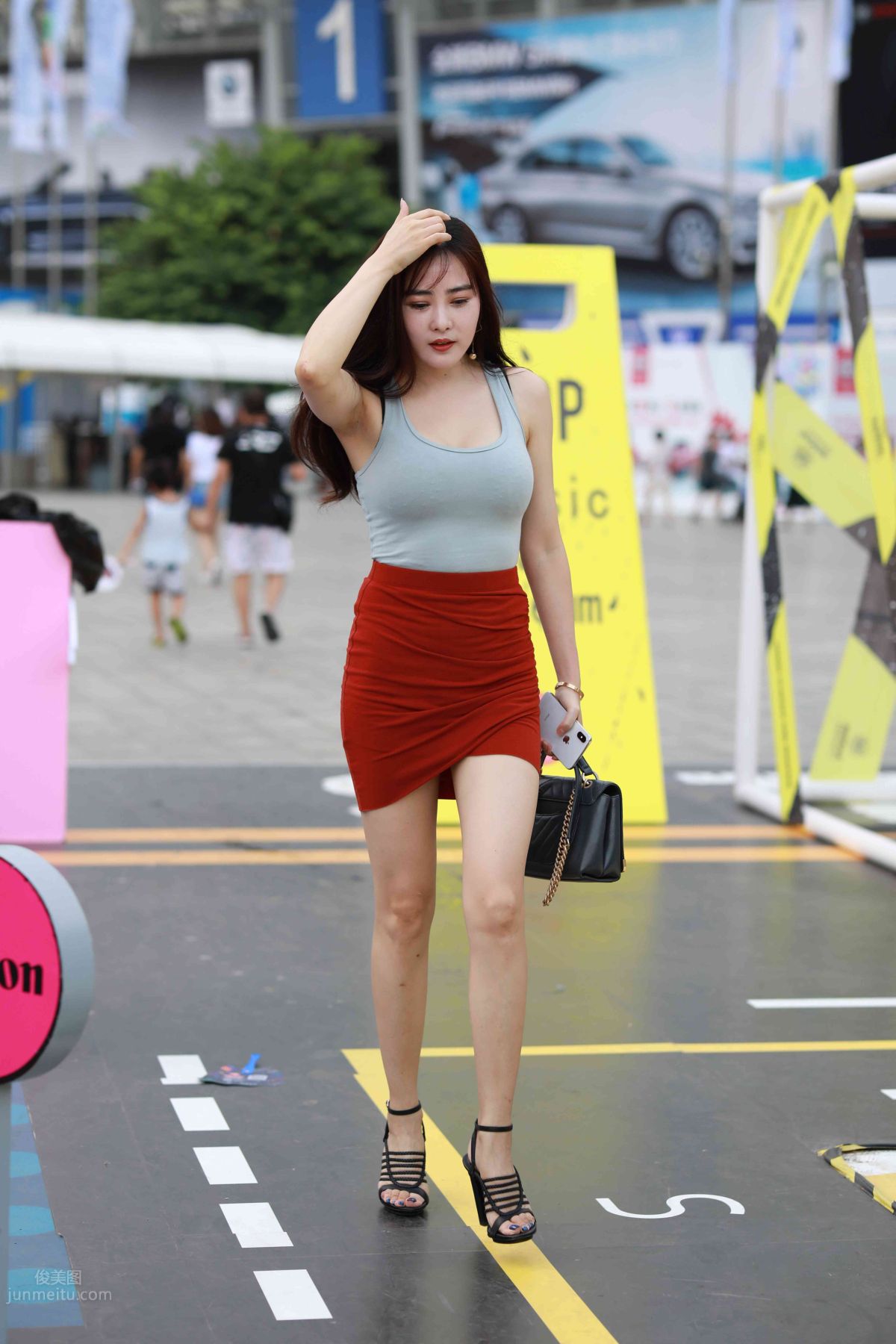 [Mojing Street] 011 Street Snap Girl in Red Skirt photo 12